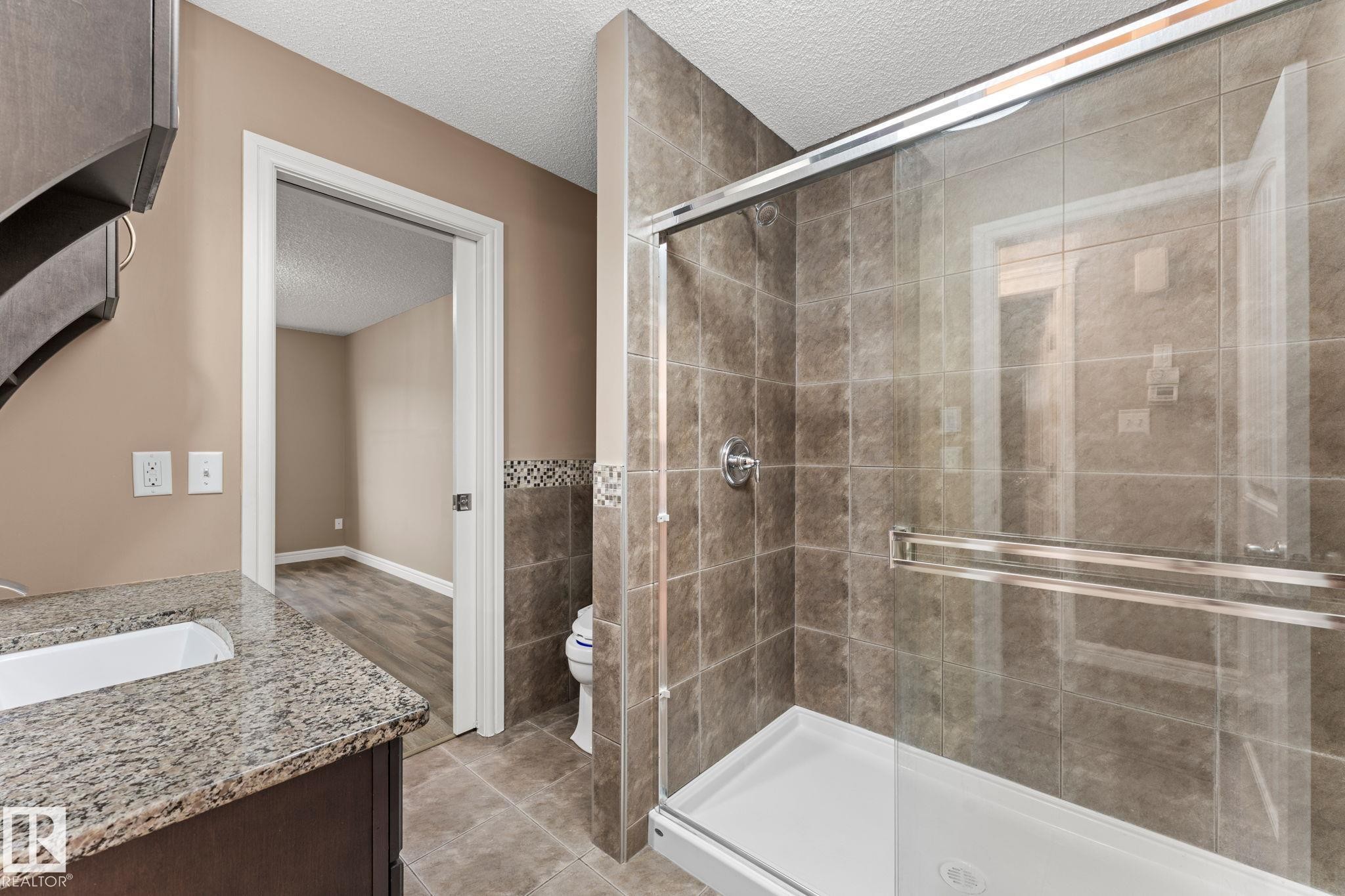 17027 121 Street Nw, Edmonton, AB - Indoor Photo Showing Bathroom