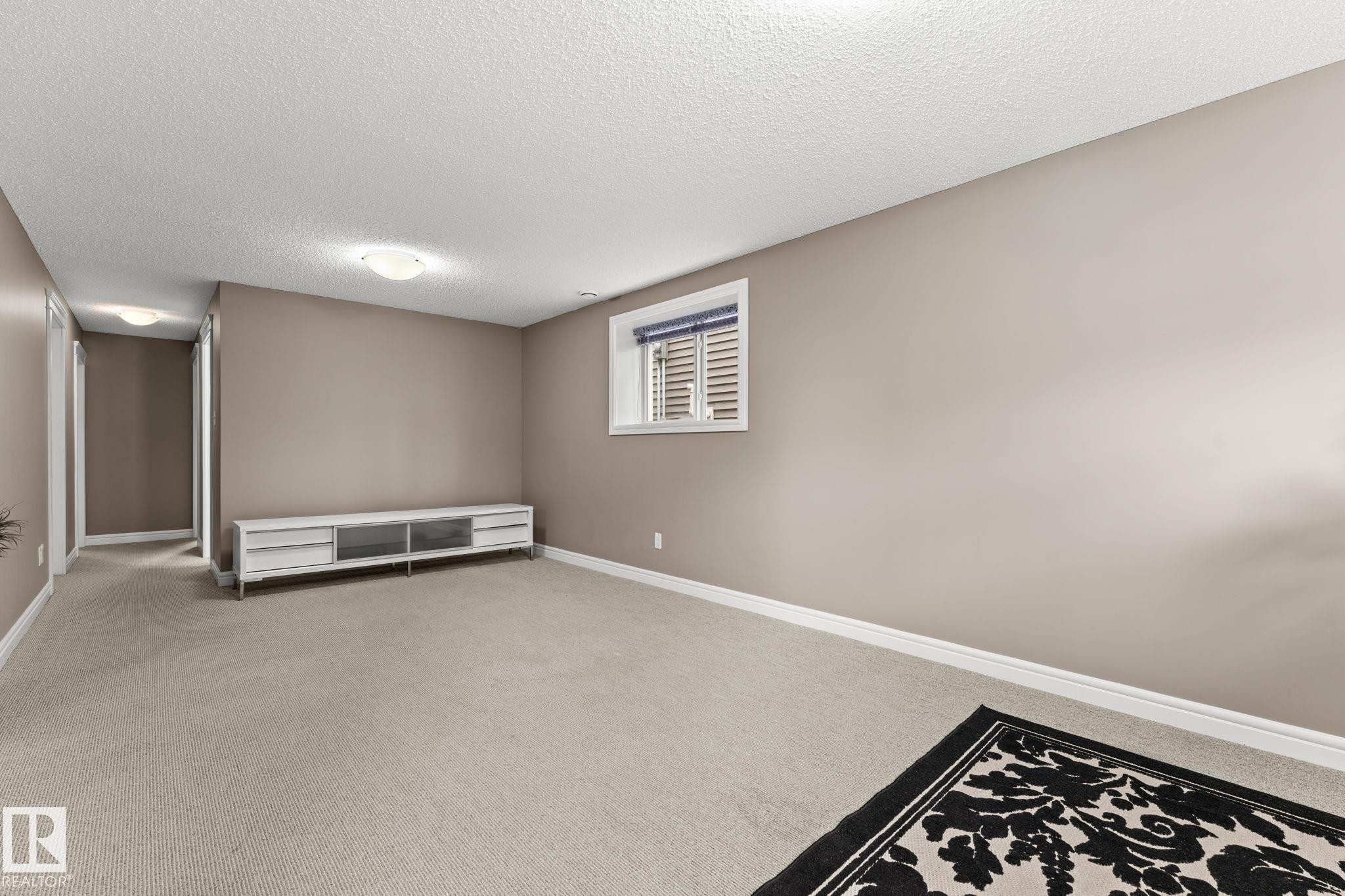 17027 121 Street Nw, Edmonton, AB - Indoor Photo Showing Other Room