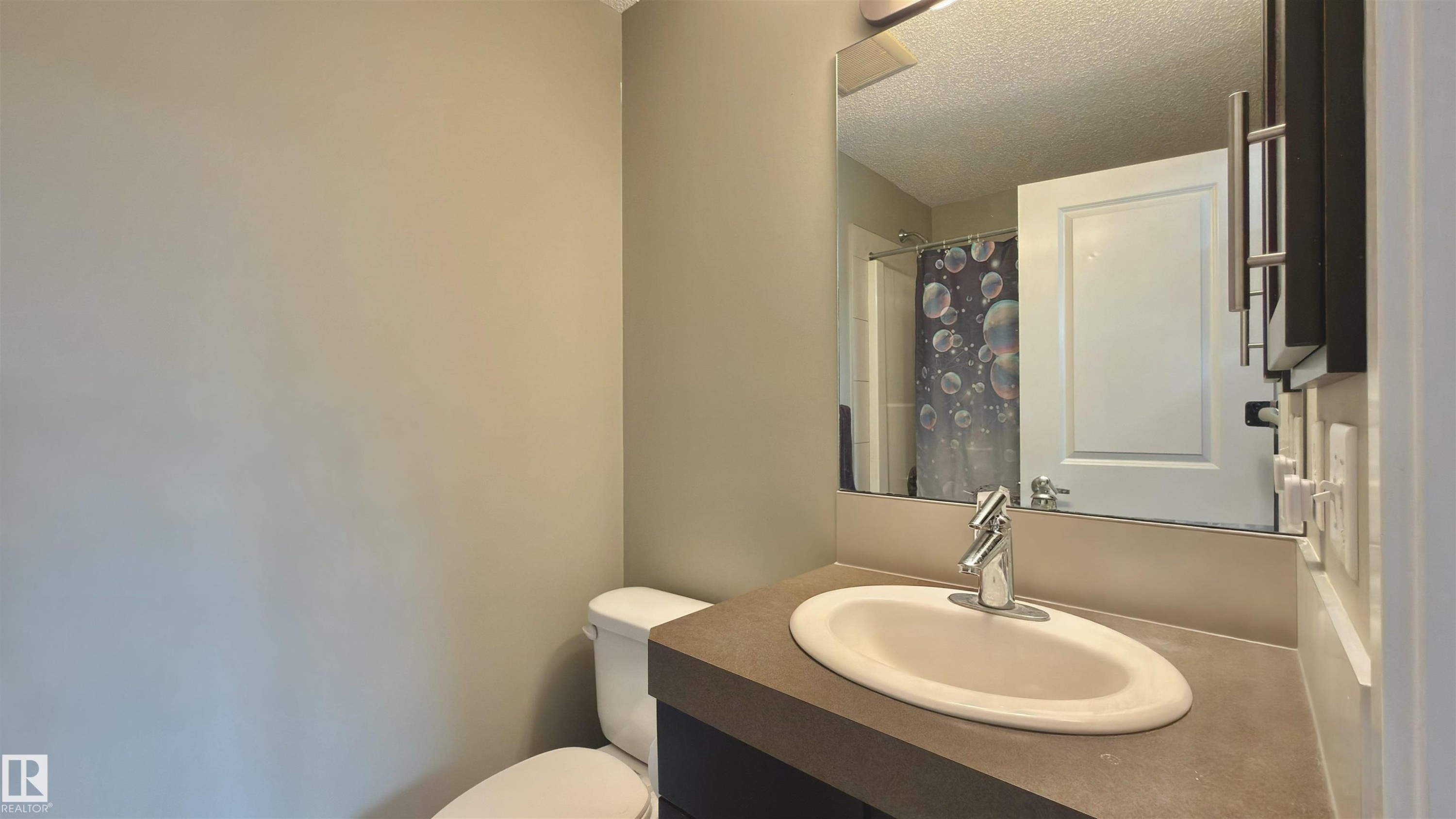 #61 603 Watt Bv Sw, Edmonton, AB - Indoor Photo Showing Bathroom