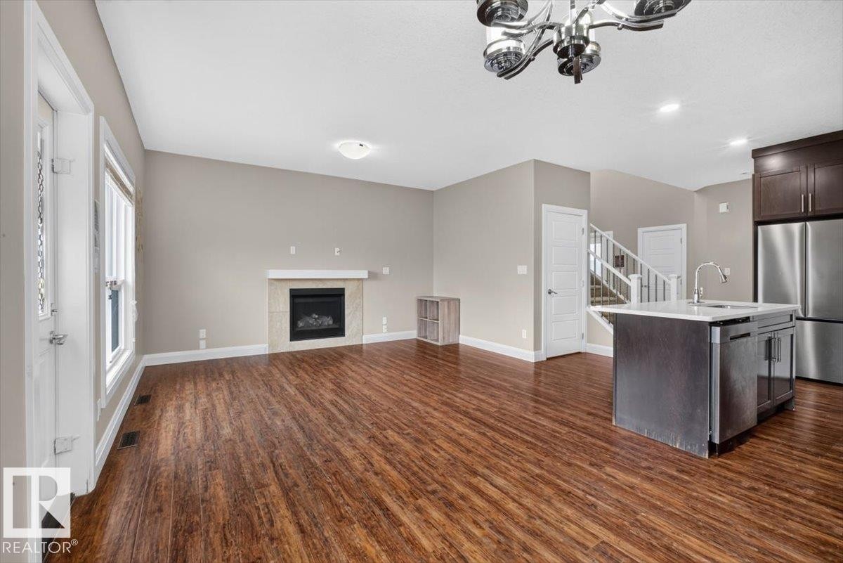 2005 15 Avenue Nw, Edmonton, AB - Indoor With Fireplace