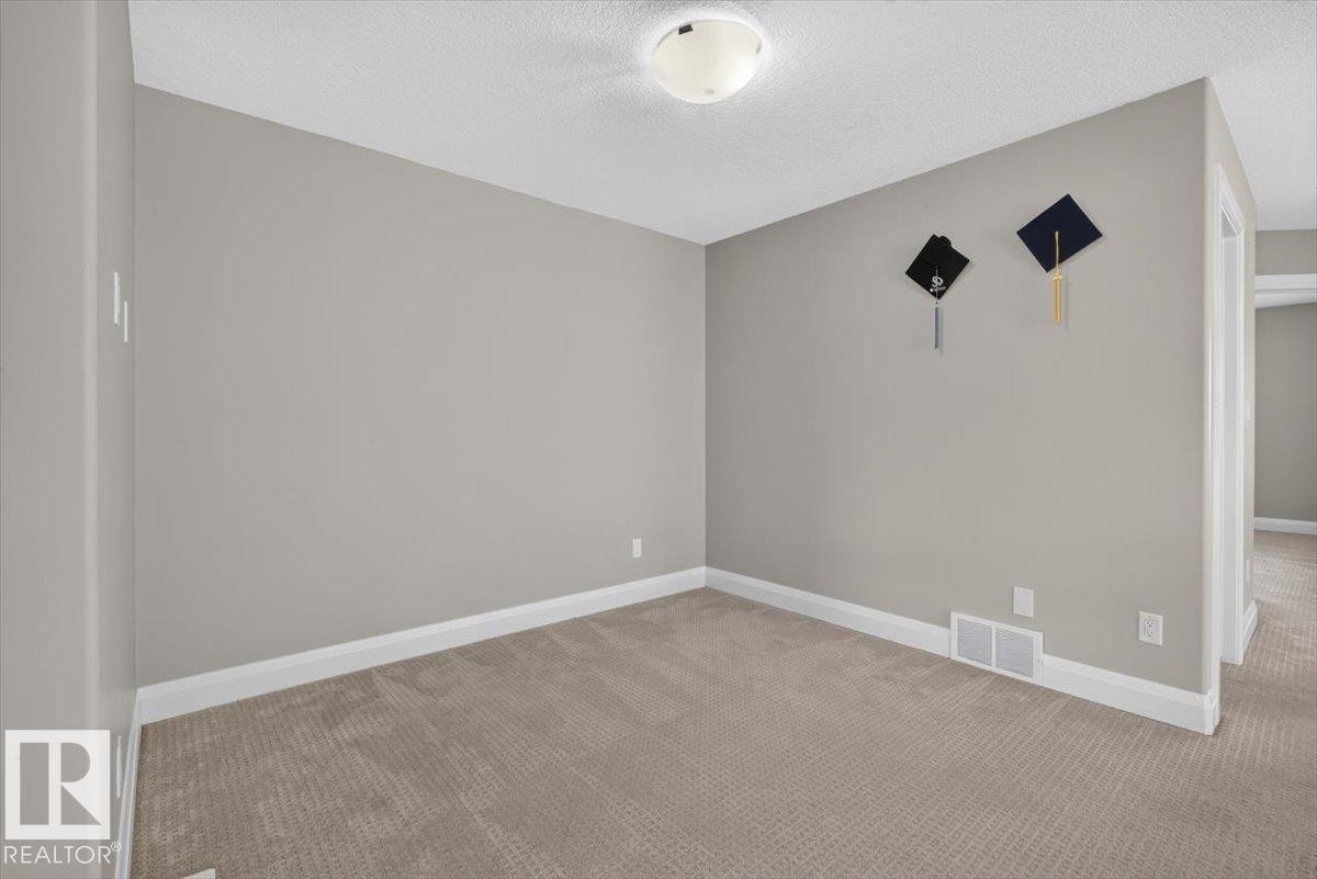 2005 15 Avenue Nw, Edmonton, AB - Indoor Photo Showing Other Room