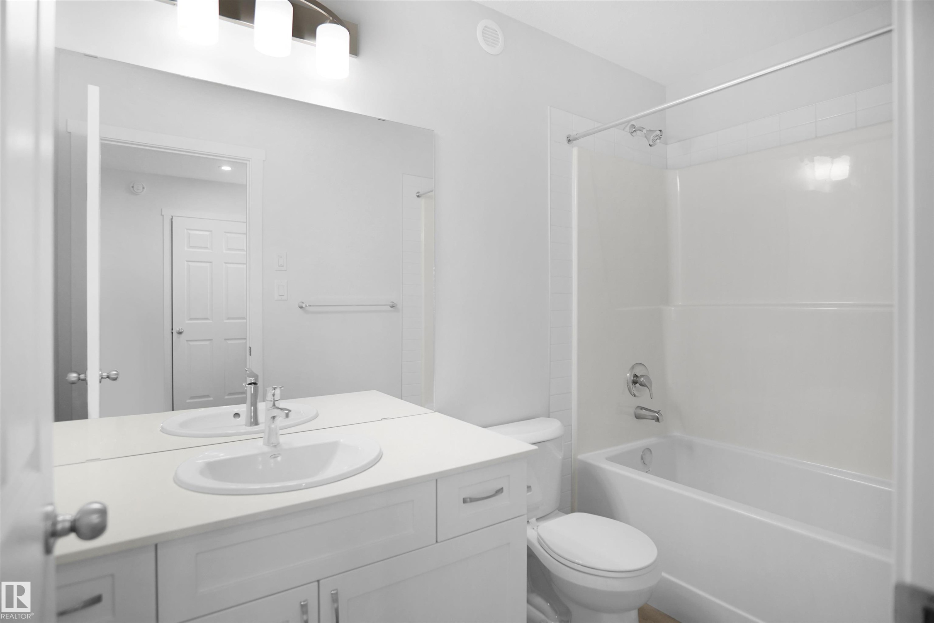 106 Juniper Wynd, Fort Saskatchewan, AB - Indoor Photo Showing Bathroom