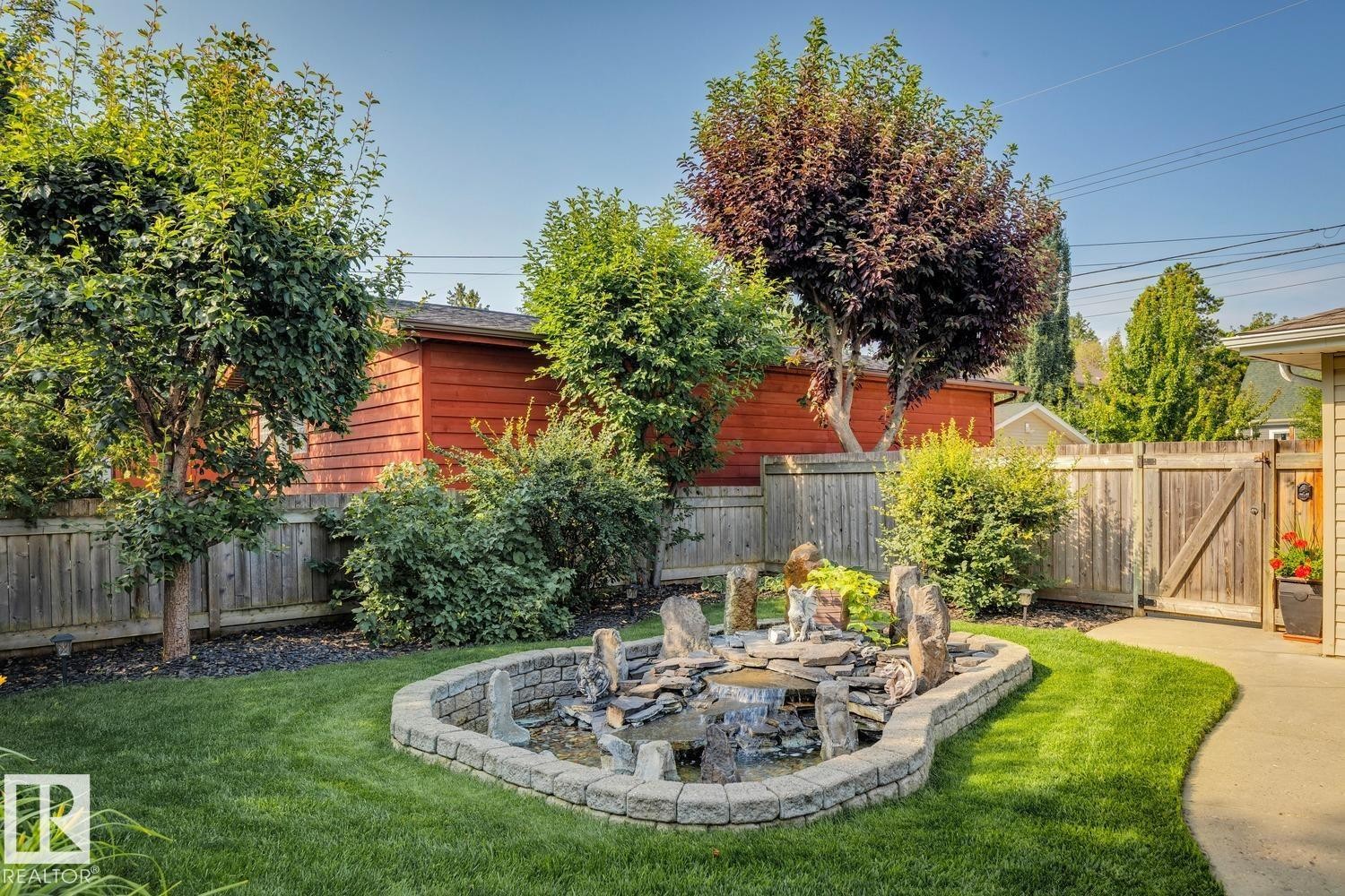 11030 122 Street Nw, Edmonton, AB - Outdoor With Backyard