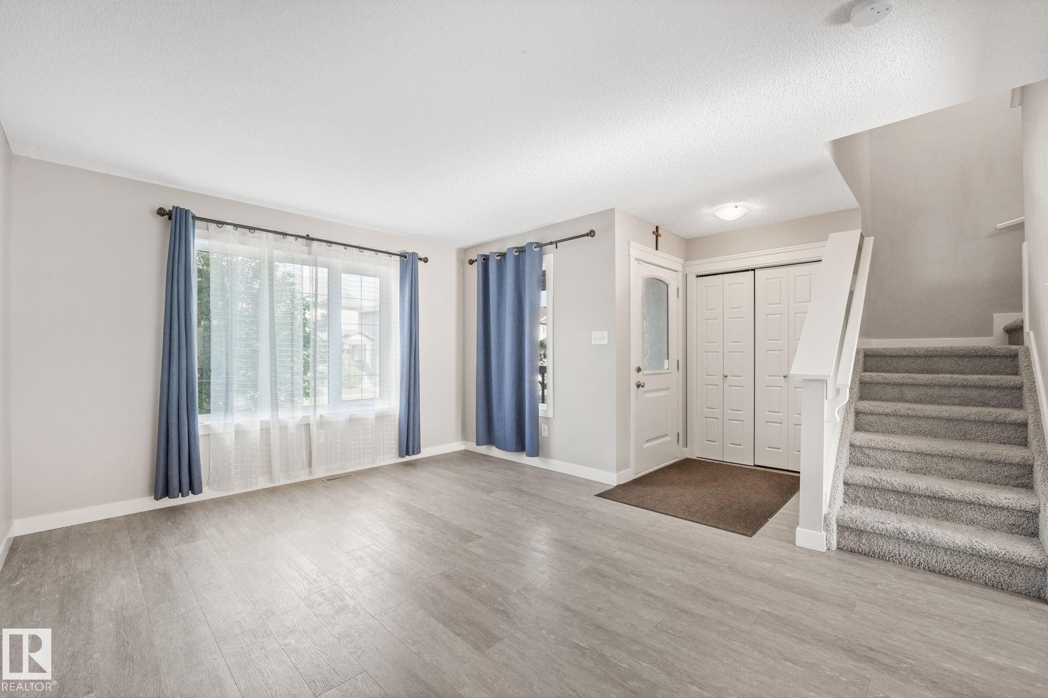 1251 163 Street Sw, Edmonton, AB - Indoor Photo Showing Other Room