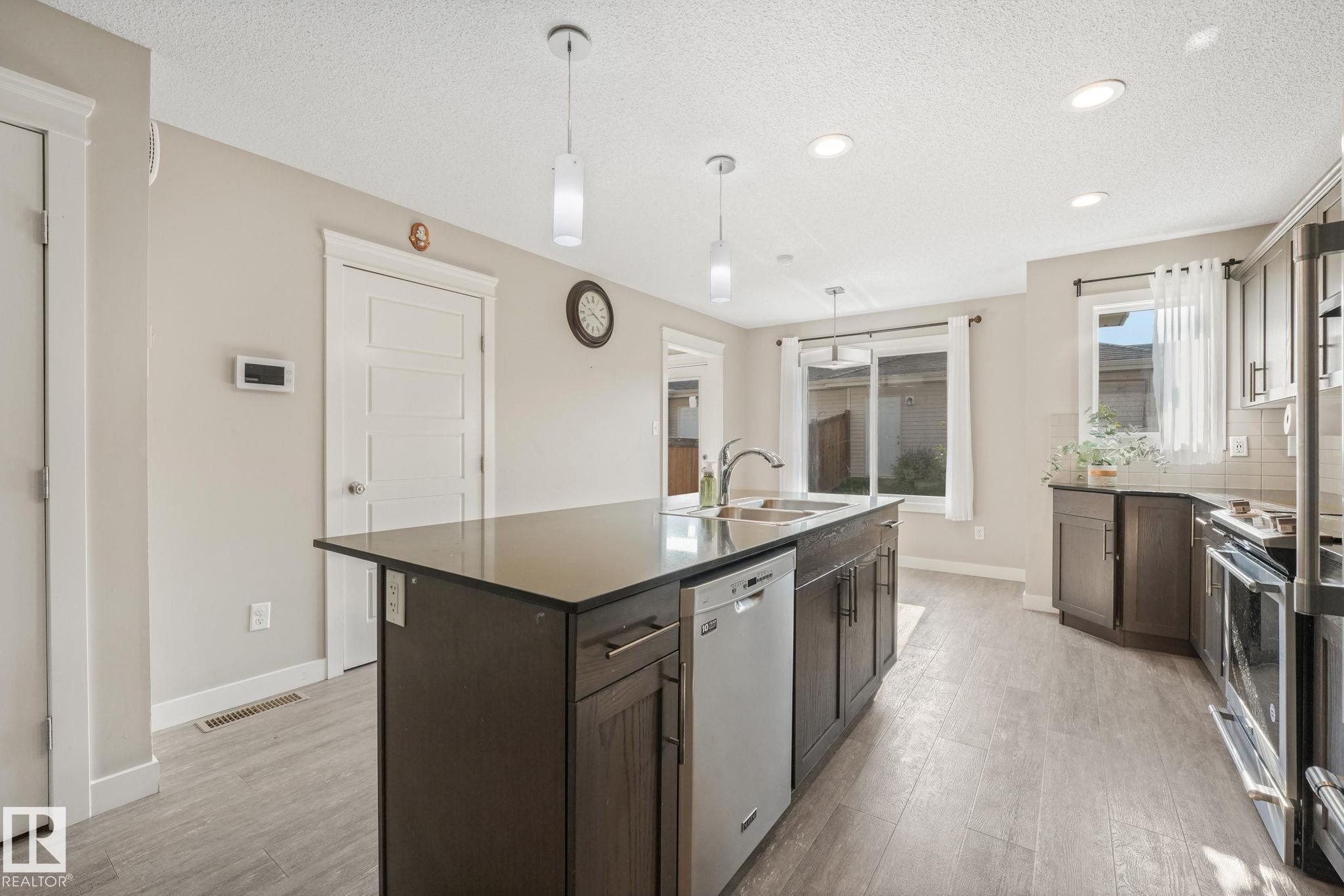 1251 163 Street Sw, Edmonton, AB - Indoor Photo Showing Kitchen With Upgraded Kitchen