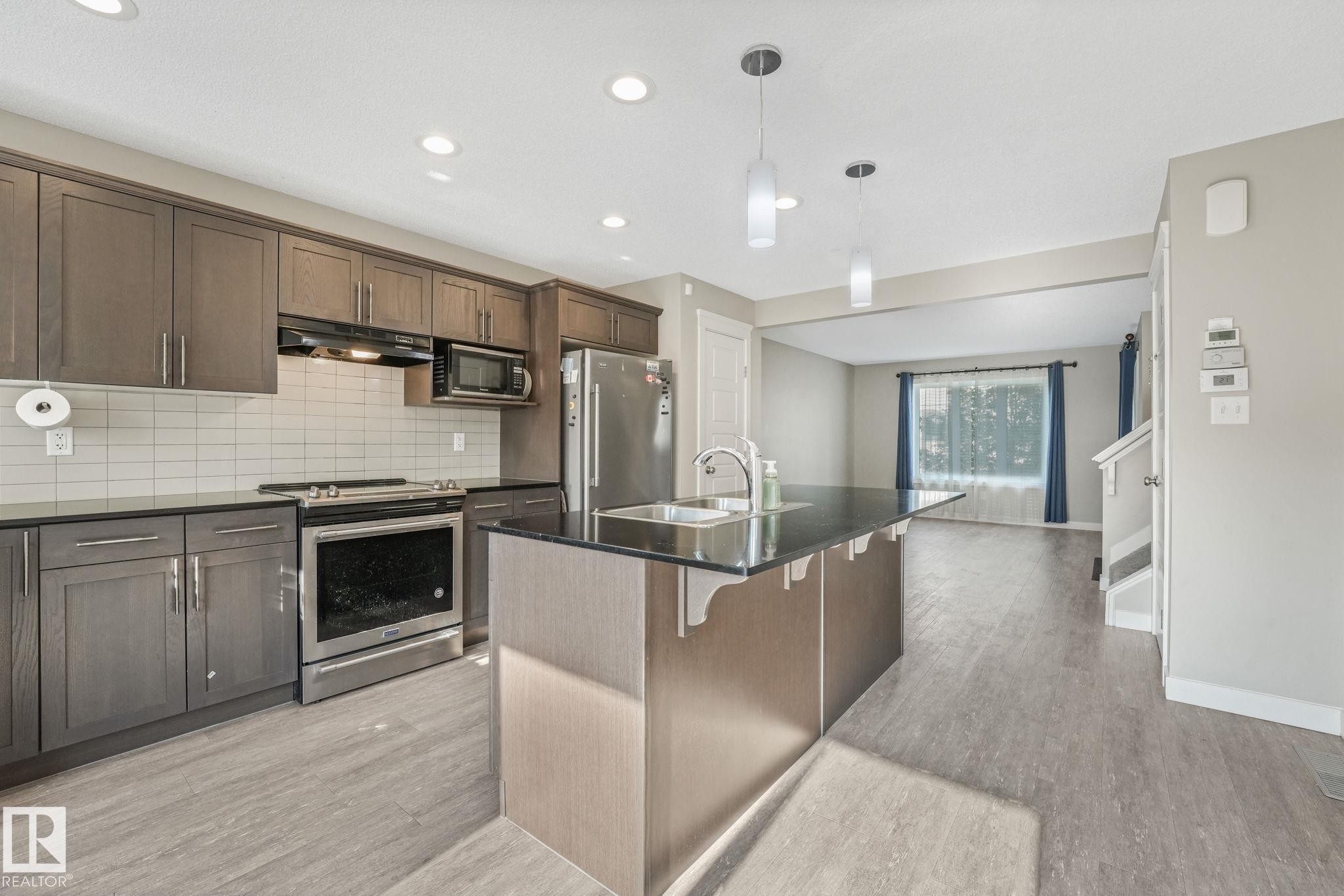 1251 163 Street Sw, Edmonton, AB - Indoor Photo Showing Kitchen With Double Sink With Upgraded Kitchen