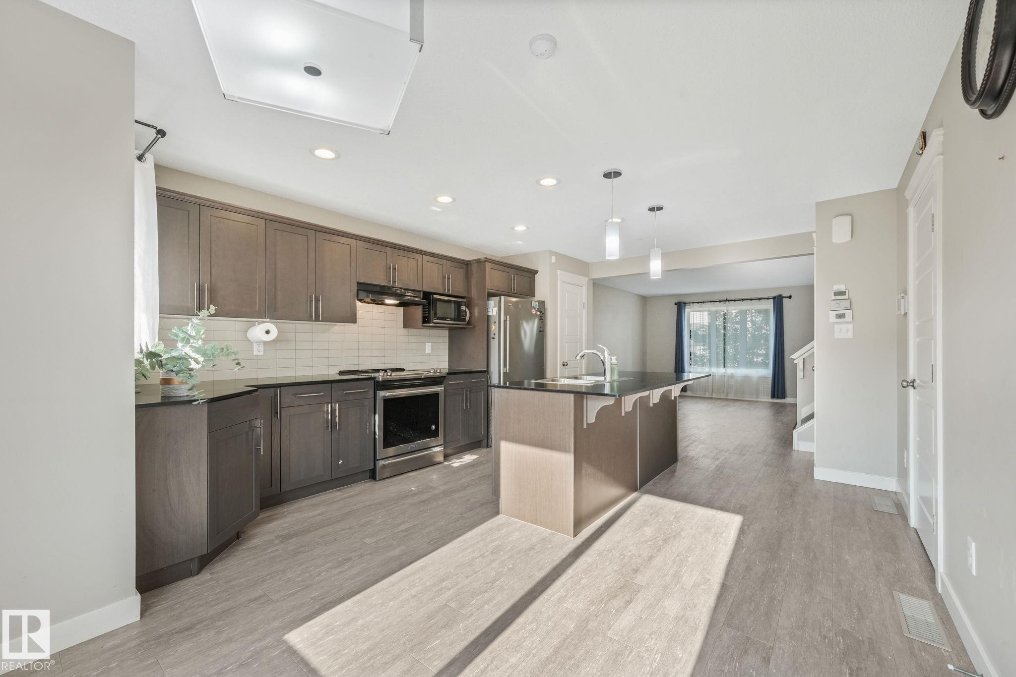 1251 163 Street Sw, Edmonton, AB - Indoor Photo Showing Kitchen With Upgraded Kitchen