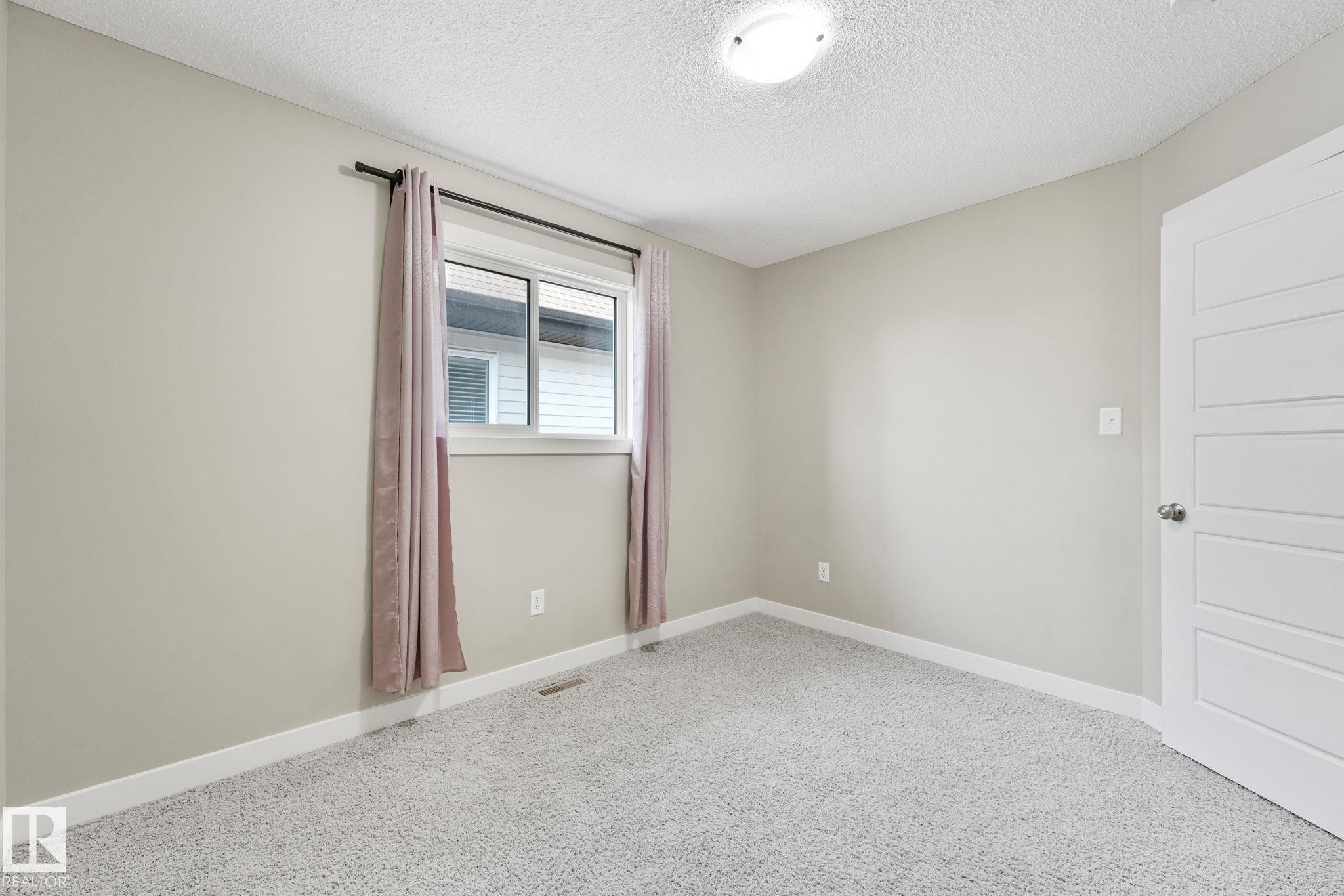 1251 163 Street Sw, Edmonton, AB - Indoor Photo Showing Other Room
