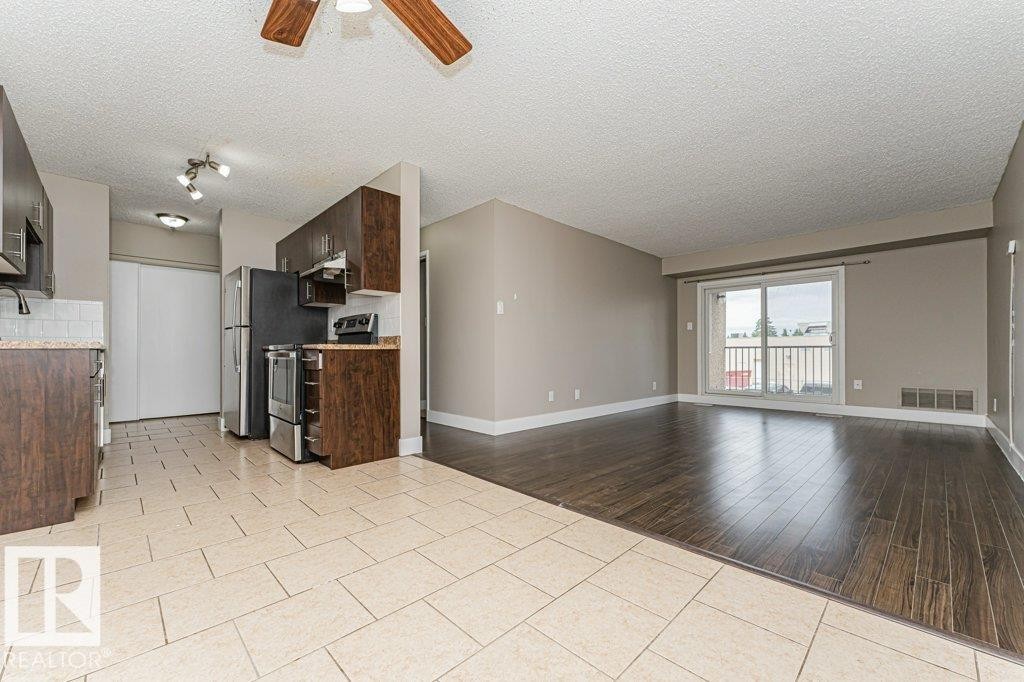 #209 14004 26 St Nw, Edmonton, AB - Indoor Photo Showing Kitchen