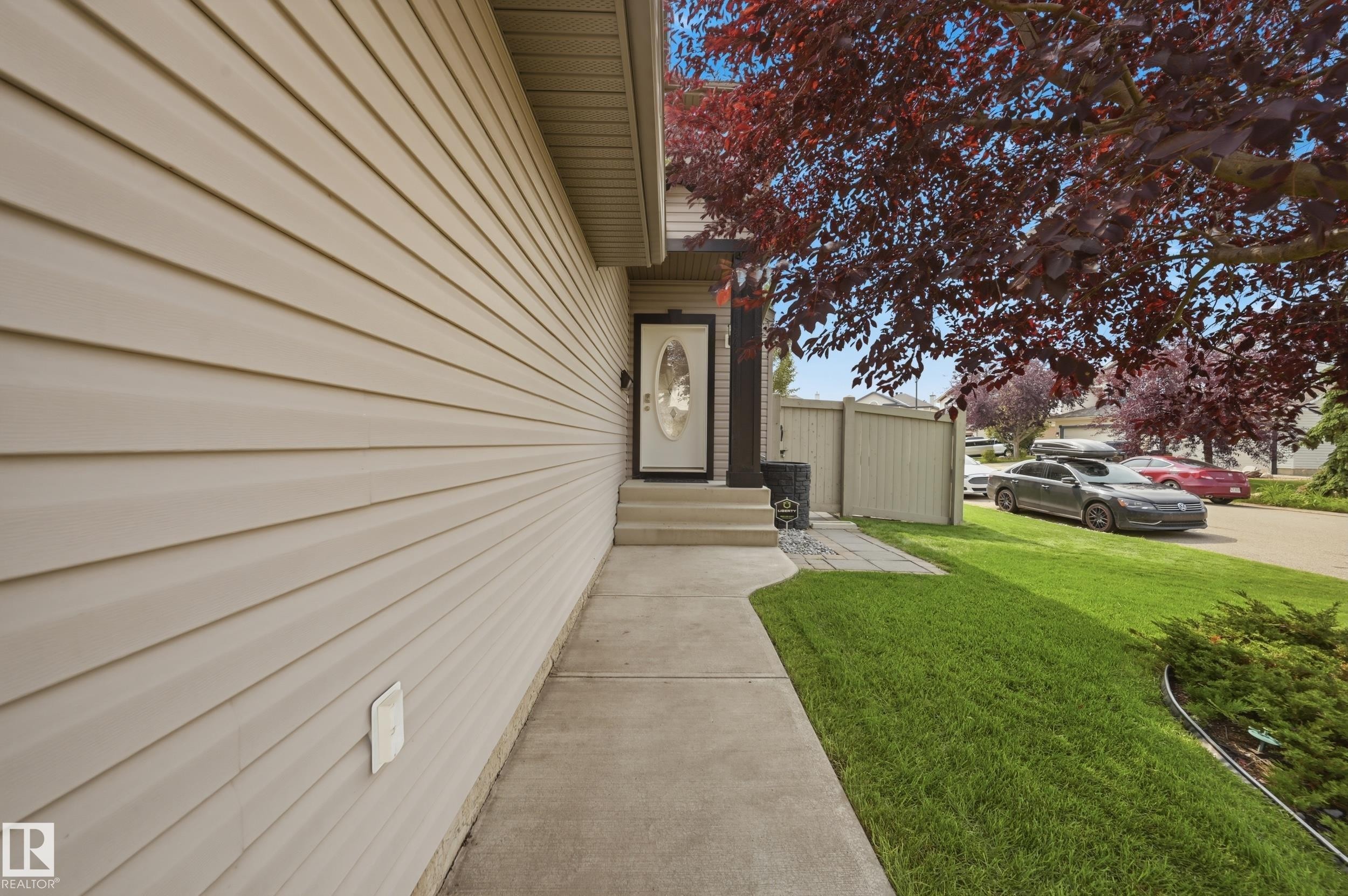 11543 11 Avenue Sw, Edmonton, AB - Outdoor