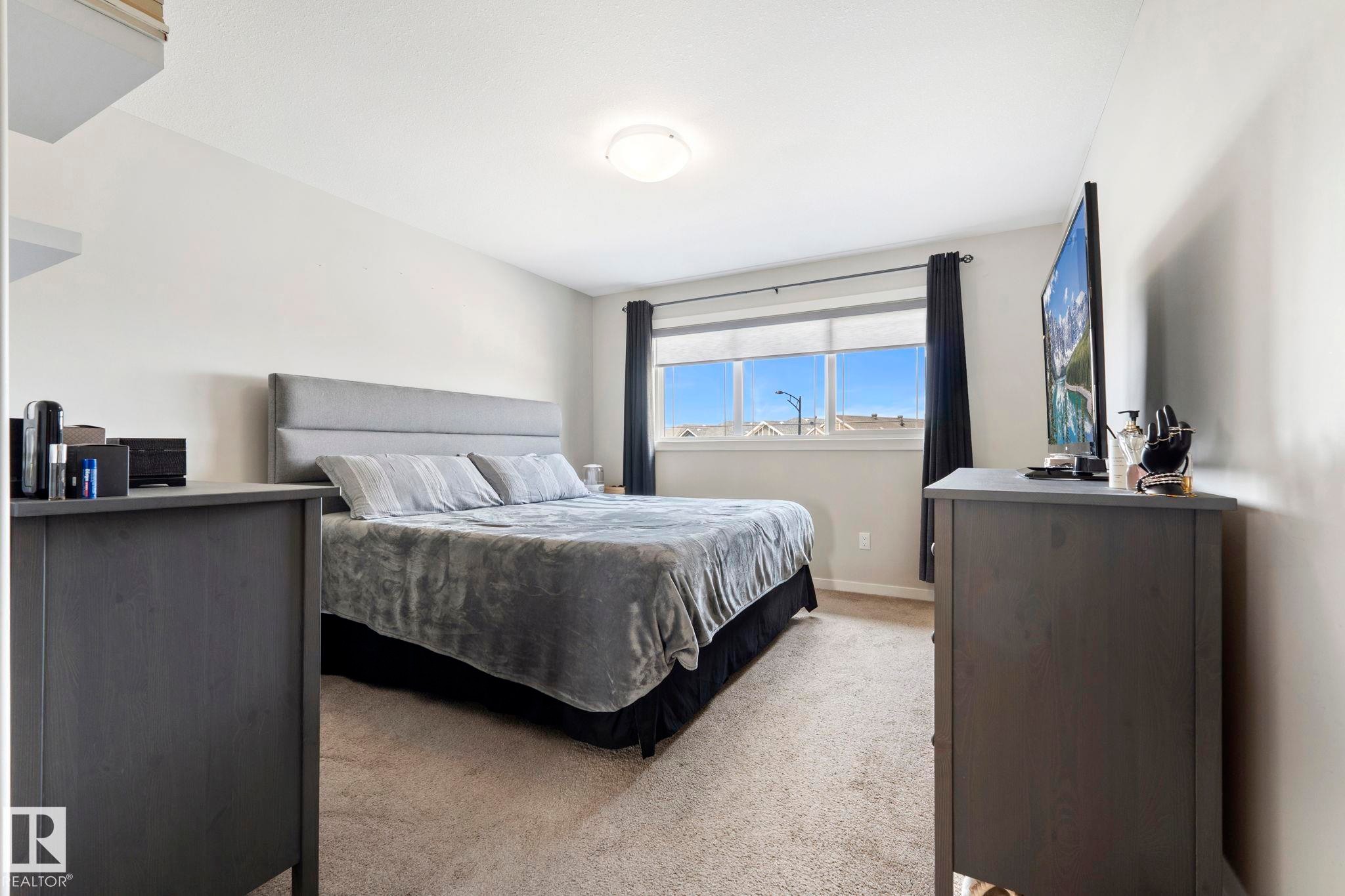 17308 49 Street Nw, Edmonton, AB - Indoor Photo Showing Bedroom