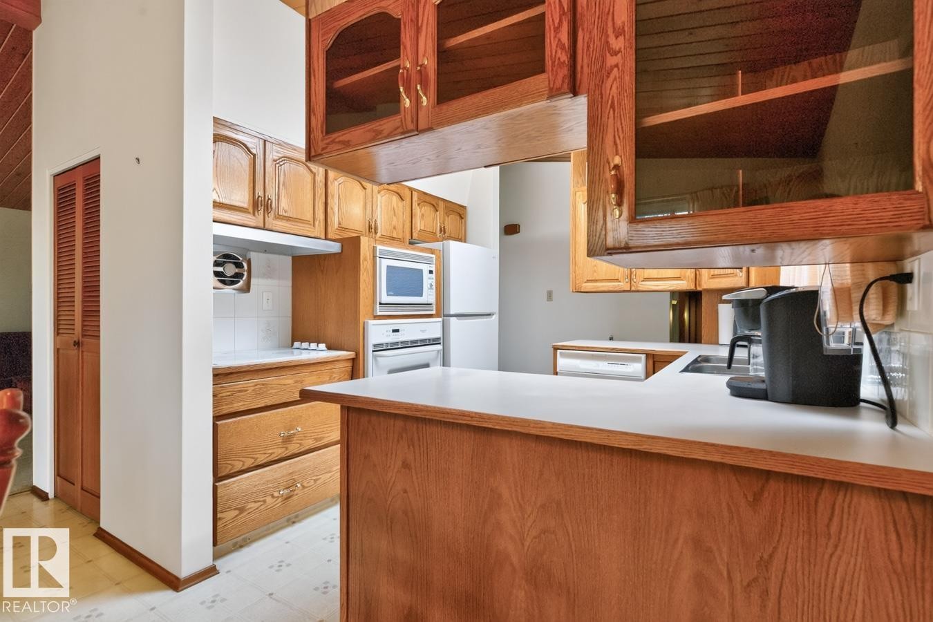 13336 106 Street Nw, Edmonton, AB - Indoor Photo Showing Kitchen