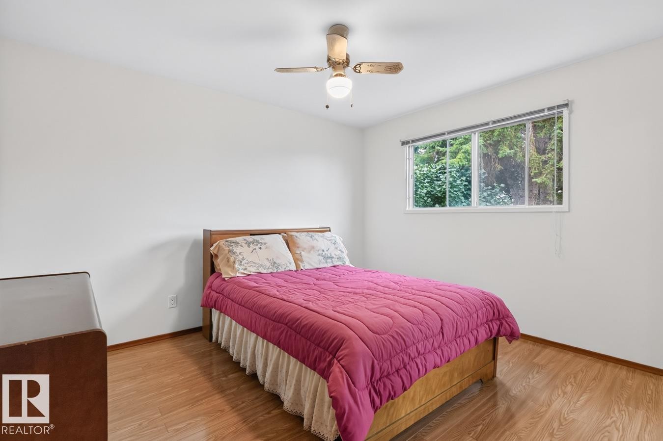 13336 106 Street Nw, Edmonton, AB - Indoor Photo Showing Bedroom
