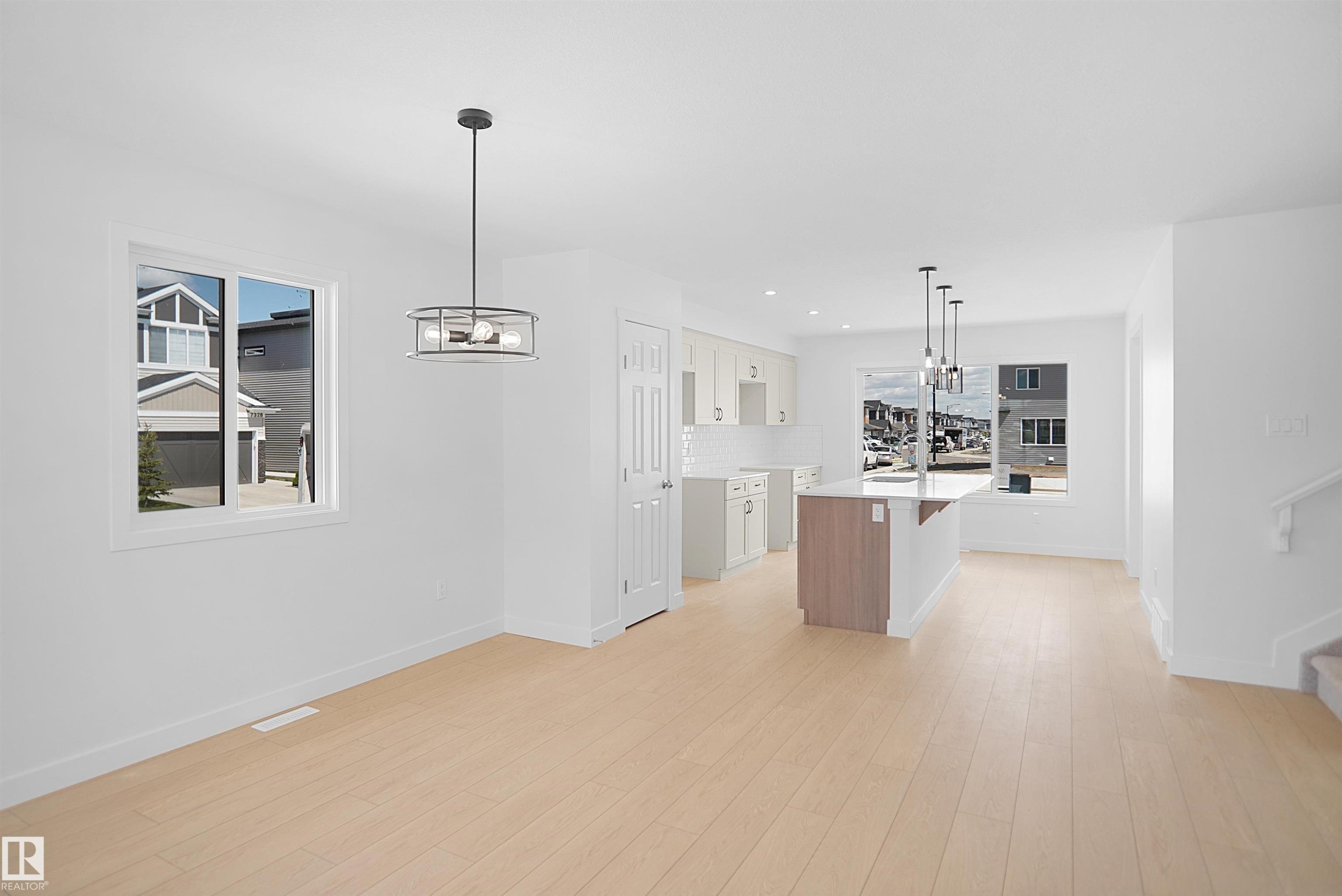 546 Ashgrove Circle, Leduc, AB - Indoor Photo Showing Kitchen