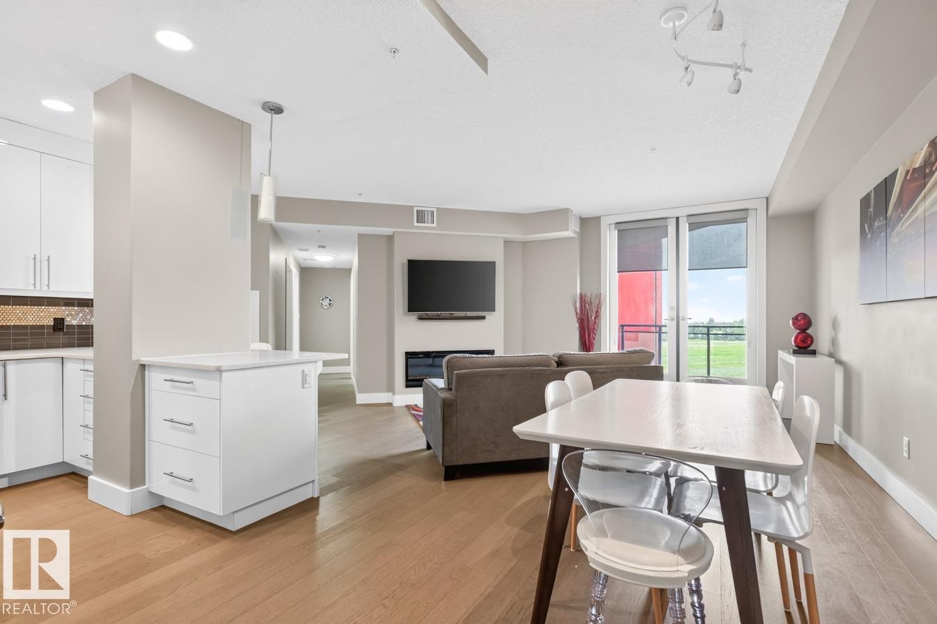 #510 11080 Ellerslie Rd Sw, Edmonton, AB - Indoor