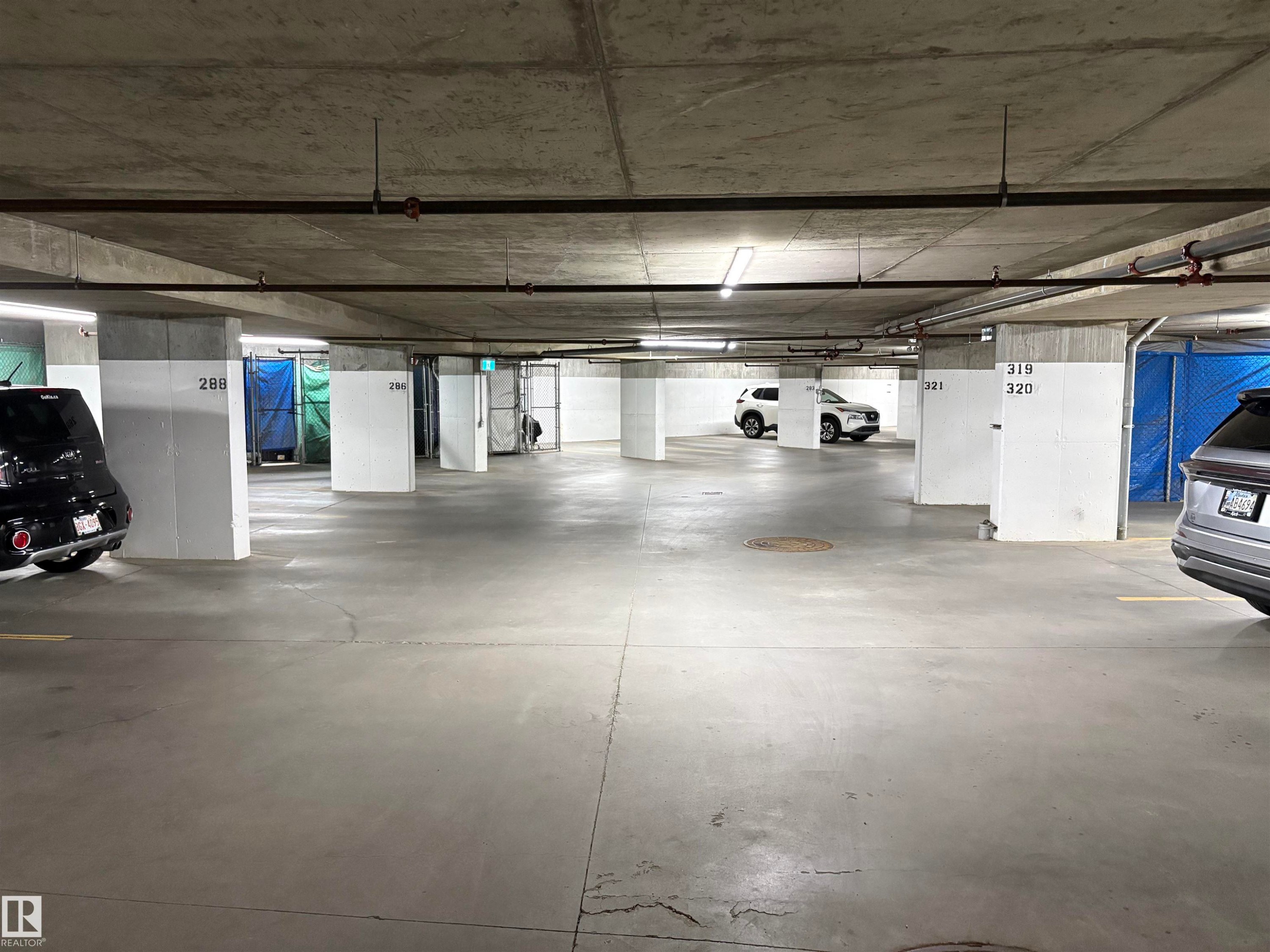 #510 11080 Ellerslie Rd Sw, Edmonton, AB - Indoor Photo Showing Garage