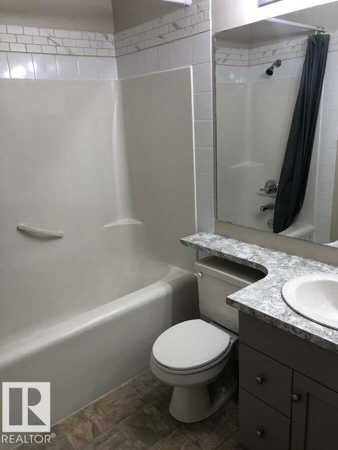 #405 151 Edwards Dr Sw, Edmonton, AB - Indoor Photo Showing Bathroom