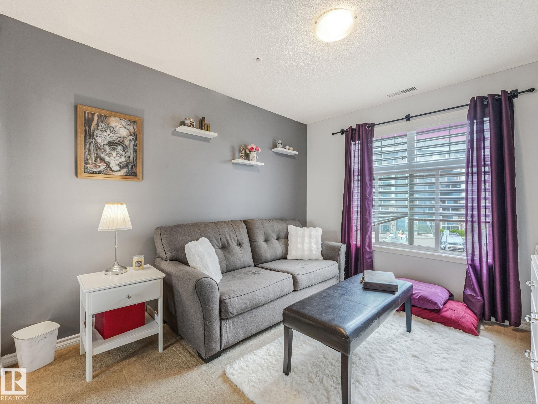 #208 16035 132 St Nw, Edmonton, AB - Indoor Photo Showing Living Room