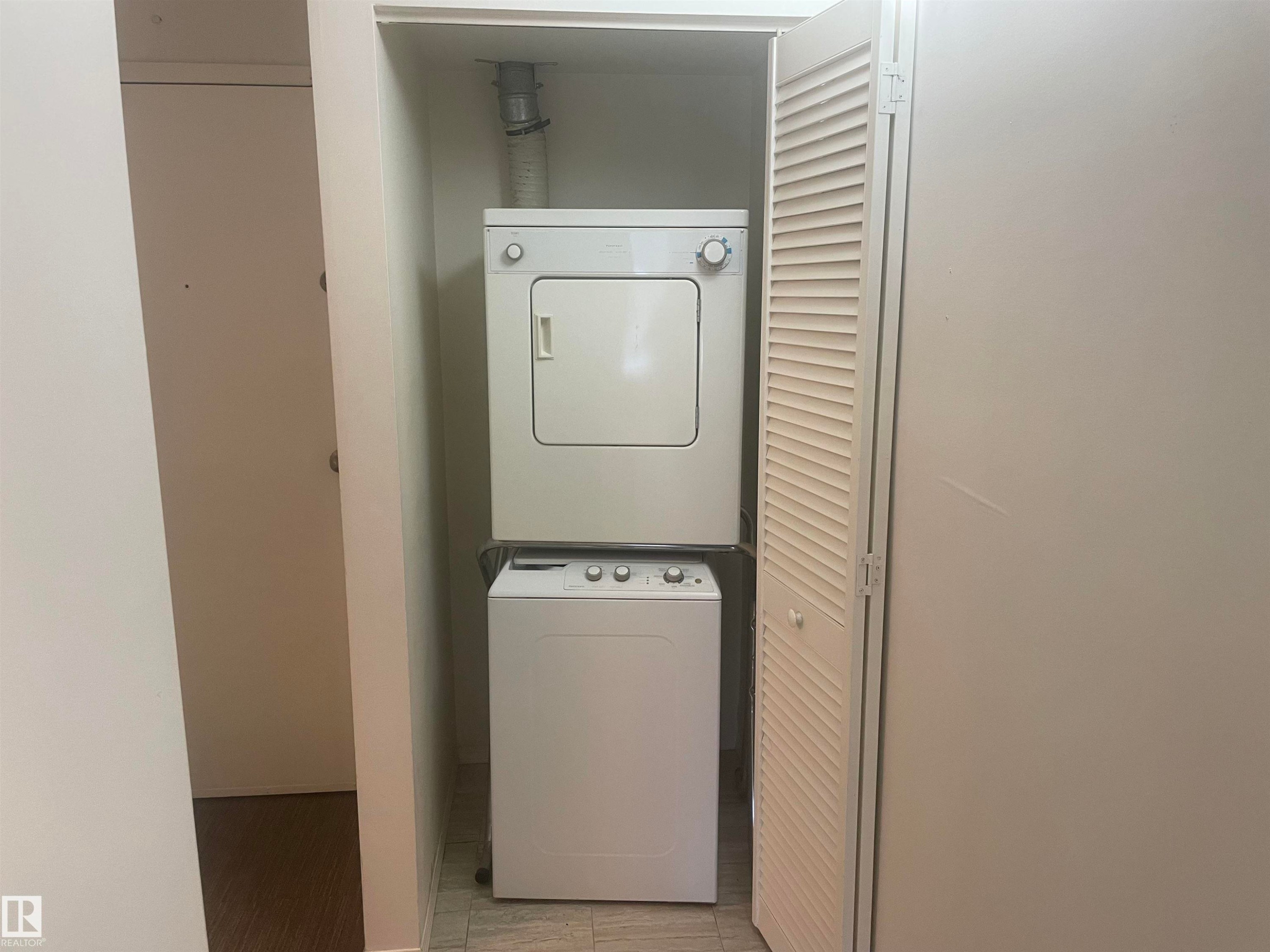 #109 11115 80 Av Nw, Edmonton, AB - Indoor Photo Showing Laundry Room