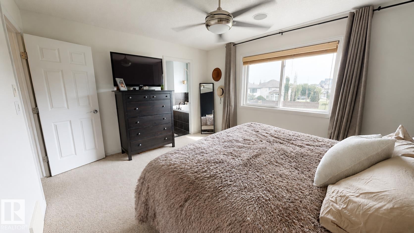 1303 117St Sw, Edmonton, AB - Indoor Photo Showing Bedroom