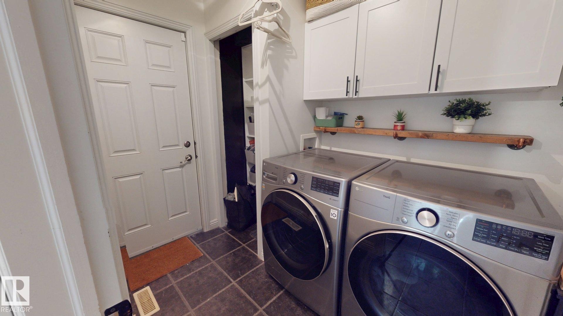 1303 117St Sw, Edmonton, AB - Indoor Photo Showing Laundry Room