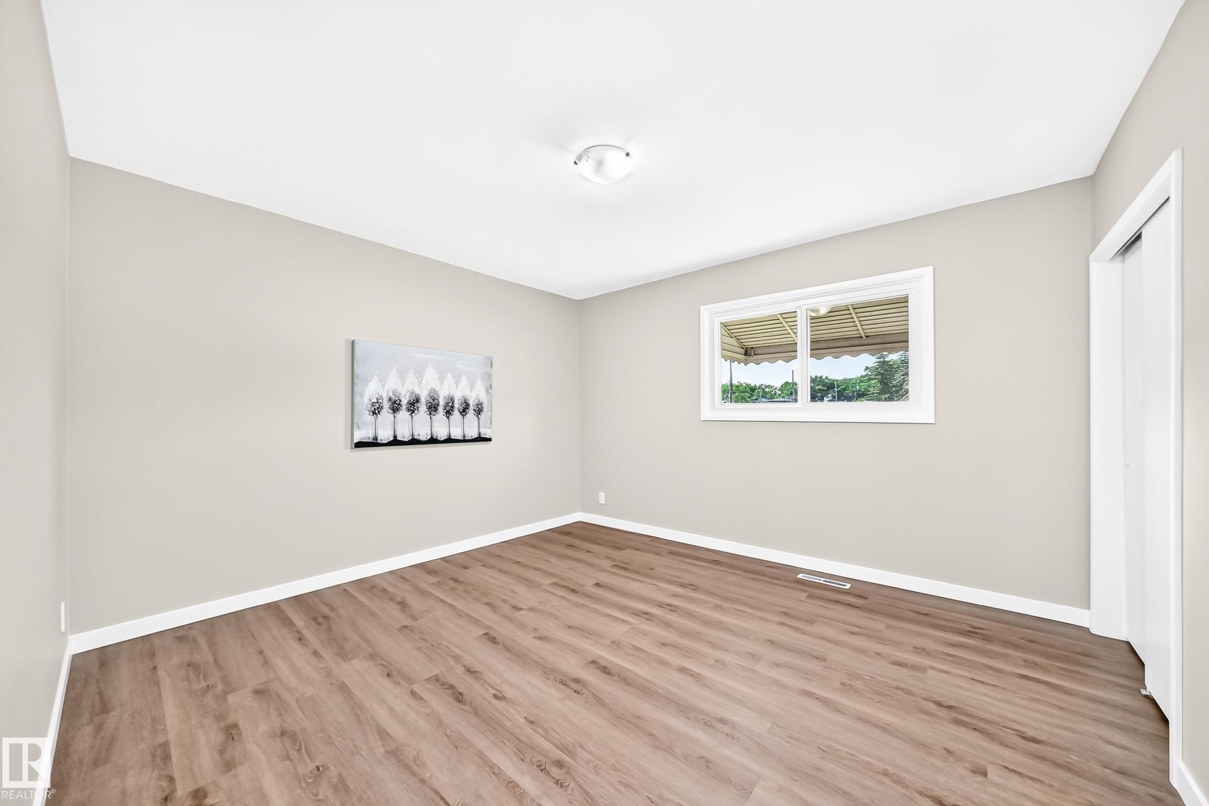 12819 107 Street Nw, Edmonton, AB - Indoor Photo Showing Other Room