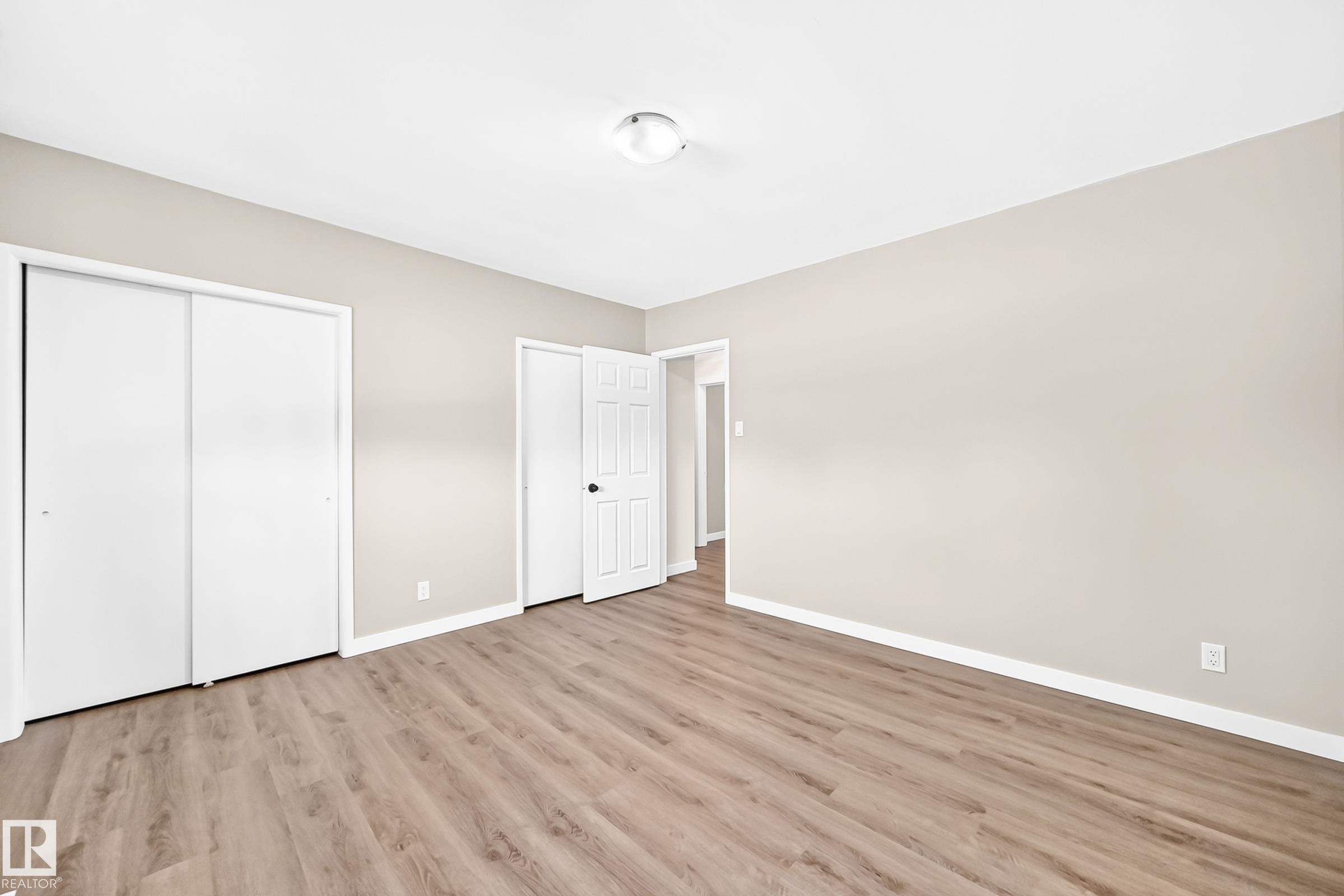 12819 107 Street Nw, Edmonton, AB - Indoor Photo Showing Other Room