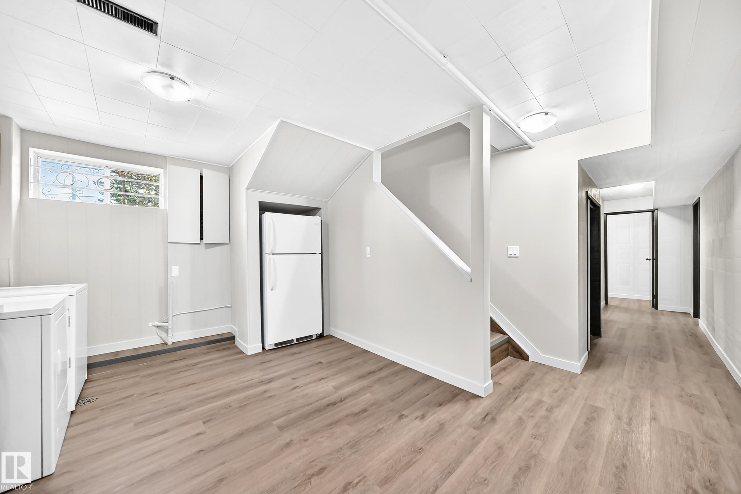 12819 107 Street Nw, Edmonton, AB - Indoor Photo Showing Other Room