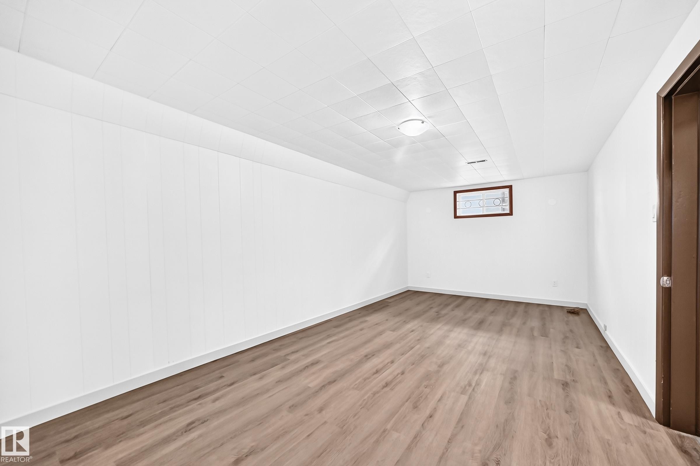 12819 107 Street Nw, Edmonton, AB - Indoor Photo Showing Other Room