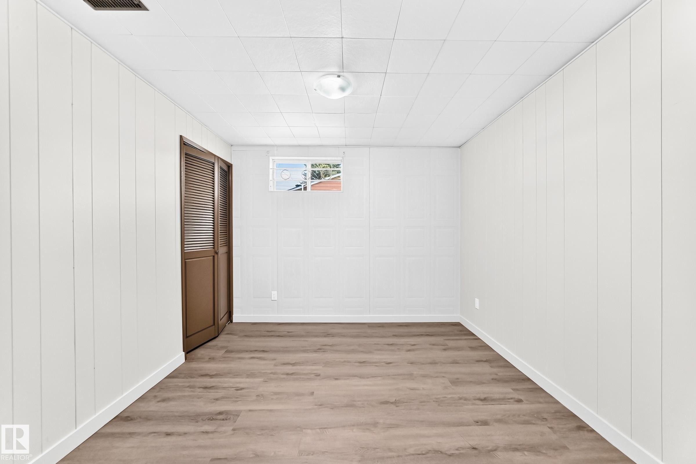 12819 107 Street Nw, Edmonton, AB - Indoor Photo Showing Other Room