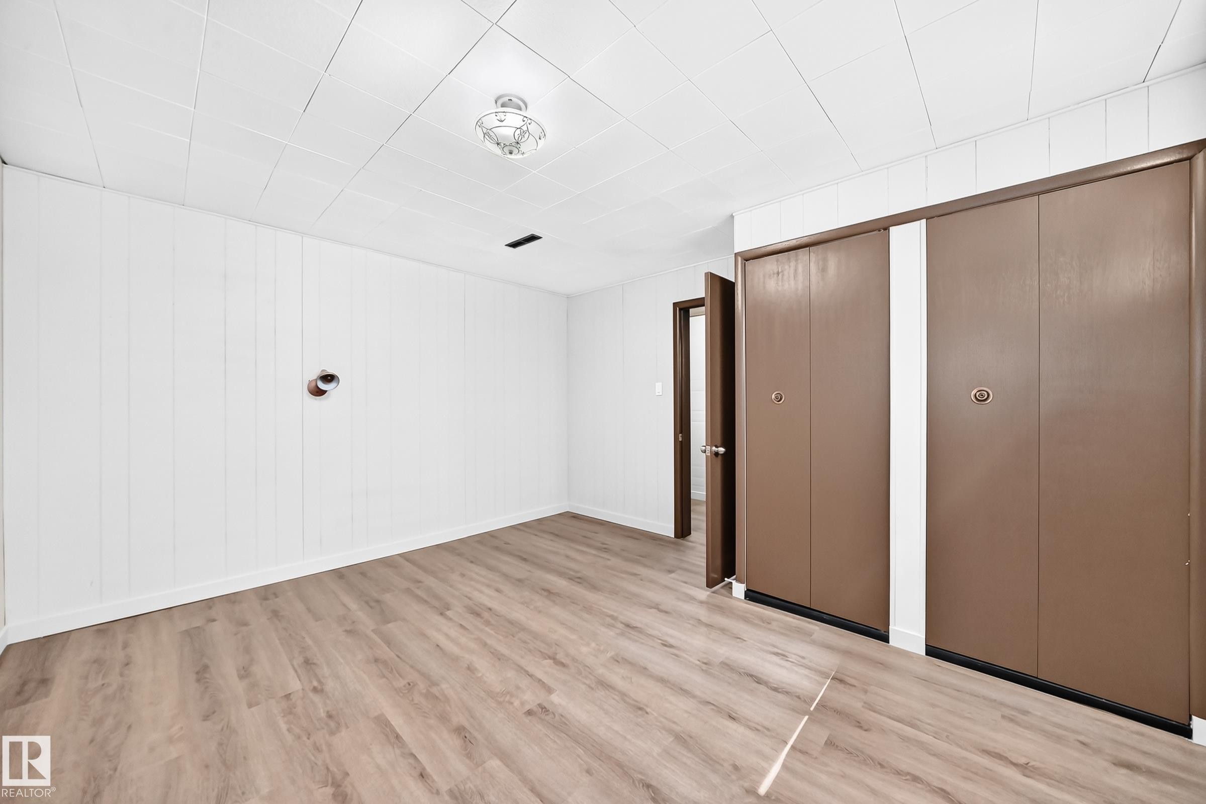 12819 107 Street Nw, Edmonton, AB - Indoor Photo Showing Other Room