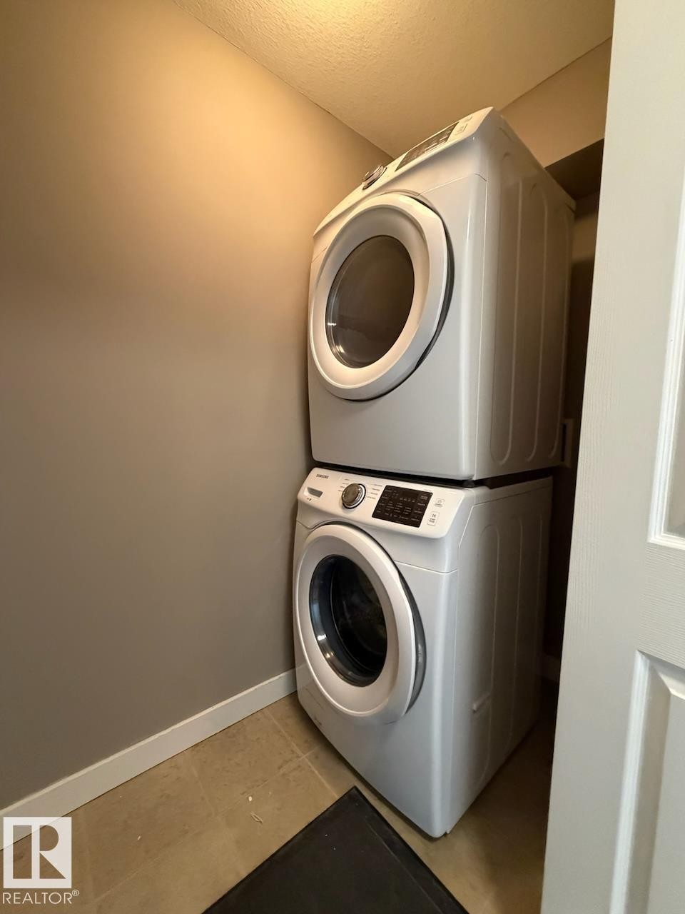 #104 920 156 St Nw, Edmonton, AB - Indoor Photo Showing Laundry Room