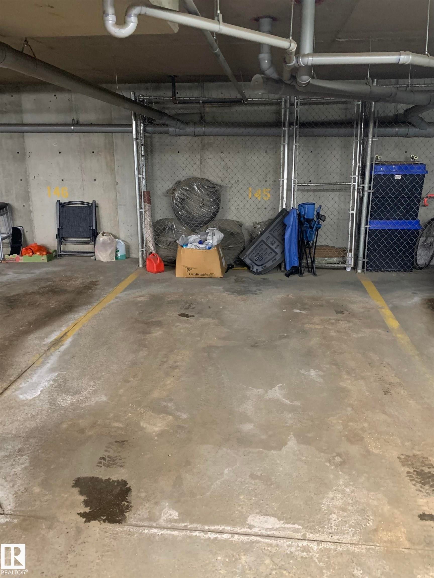 #104 920 156 St Nw, Edmonton, AB - Indoor Photo Showing Garage