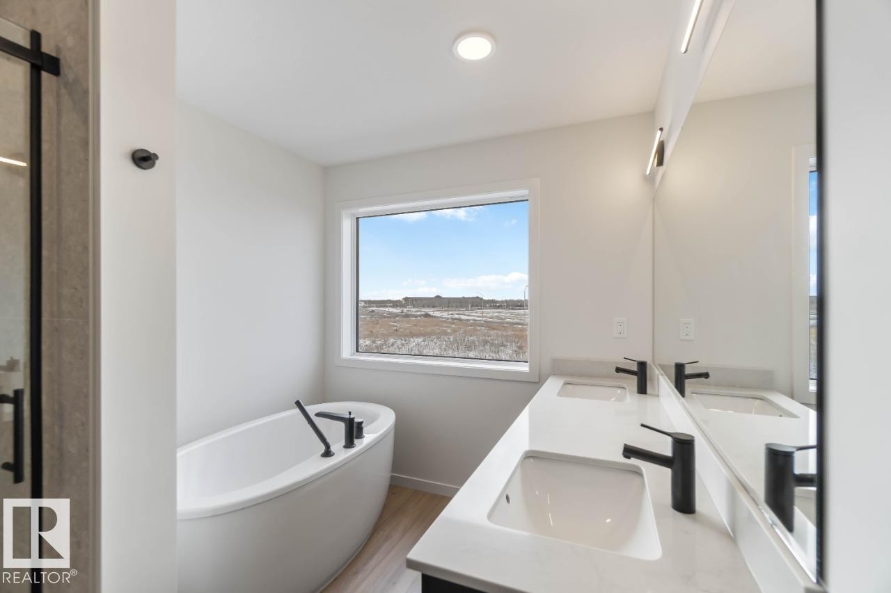 37 Devonshire Drive, Sherwood Park, AB - Indoor Photo Showing Bathroom