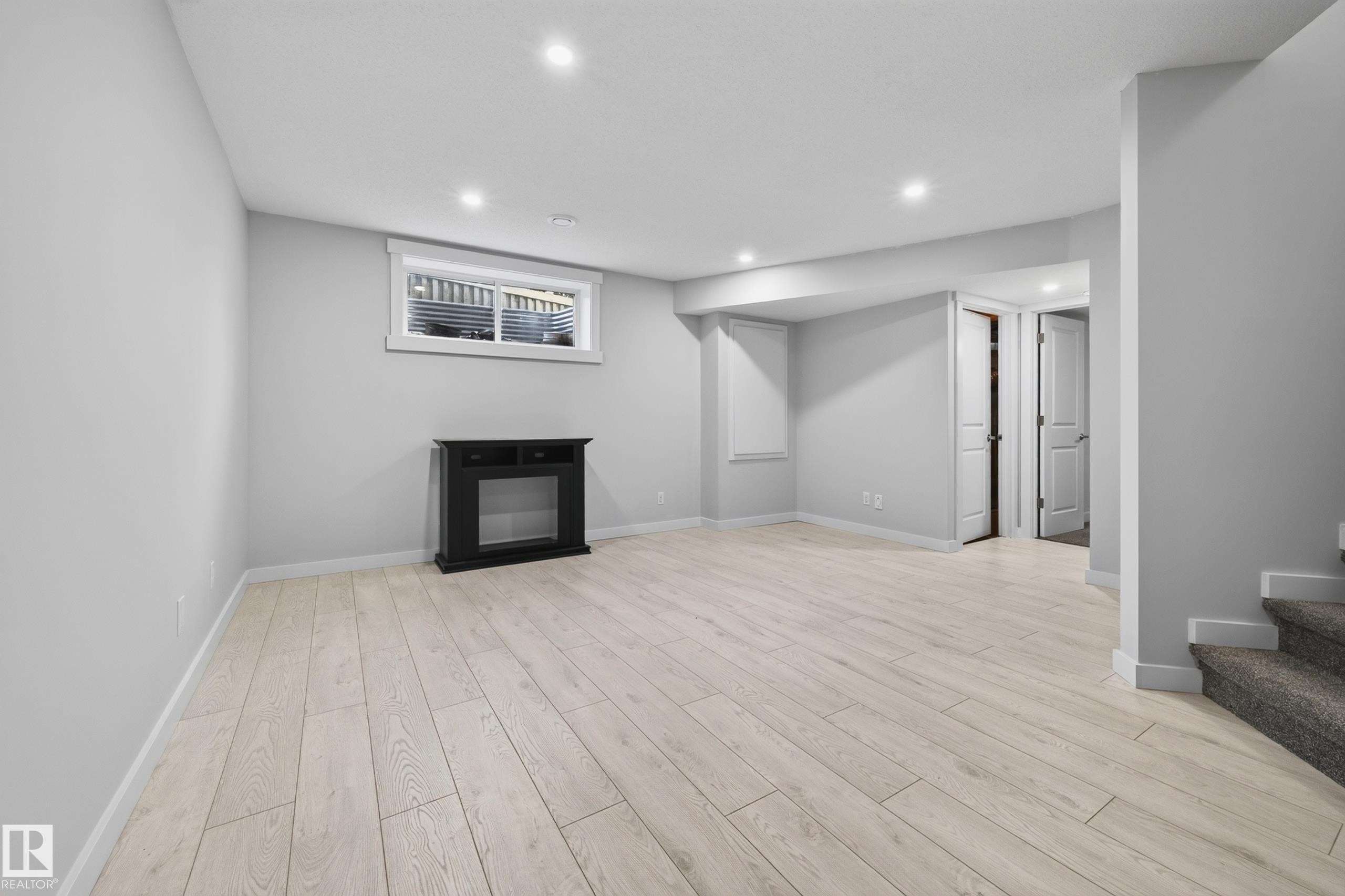 1007 162 Street Sw, Edmonton, AB - Indoor Photo Showing Basement