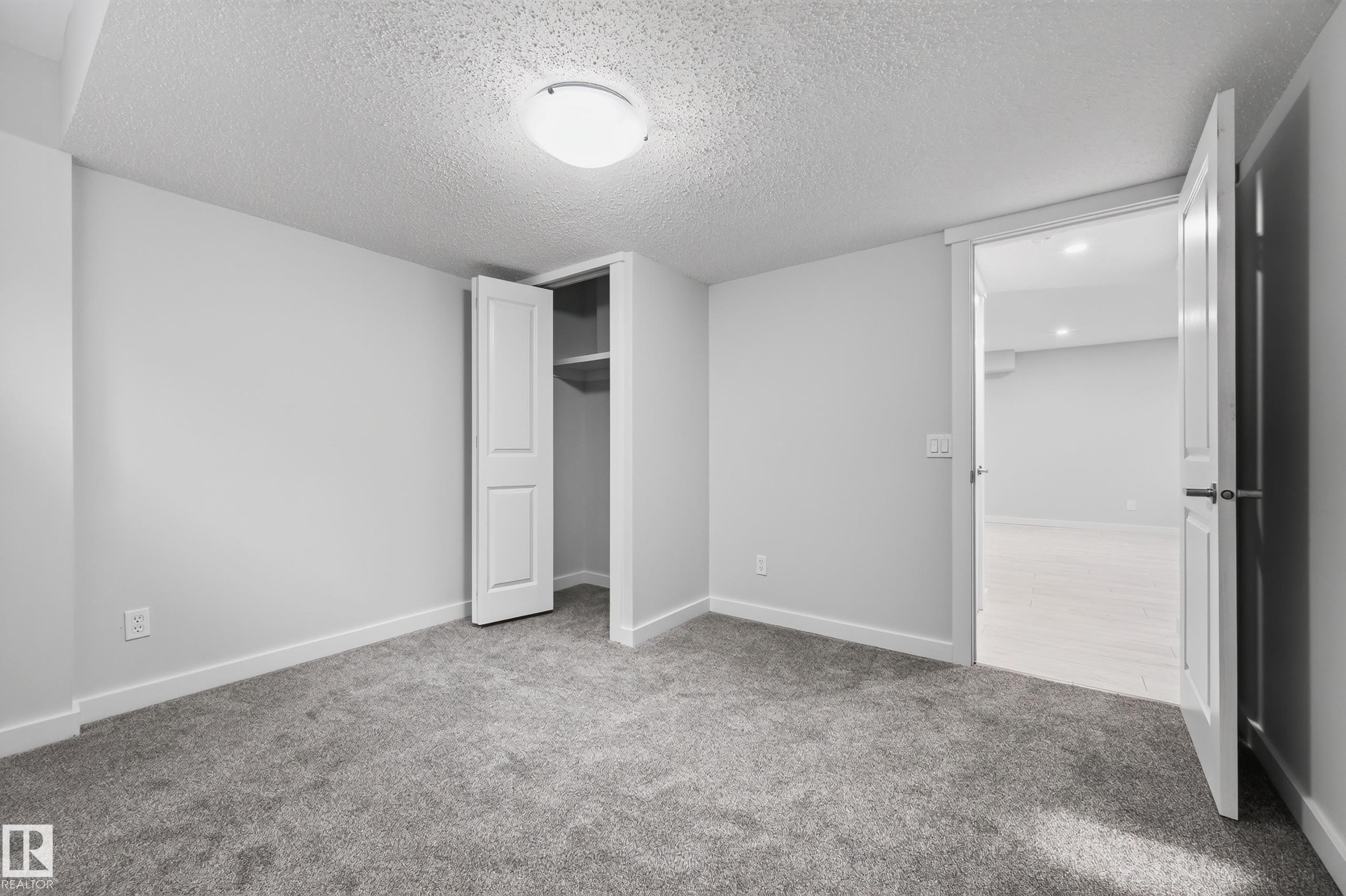 1007 162 Street Sw, Edmonton, AB - Indoor Photo Showing Other Room