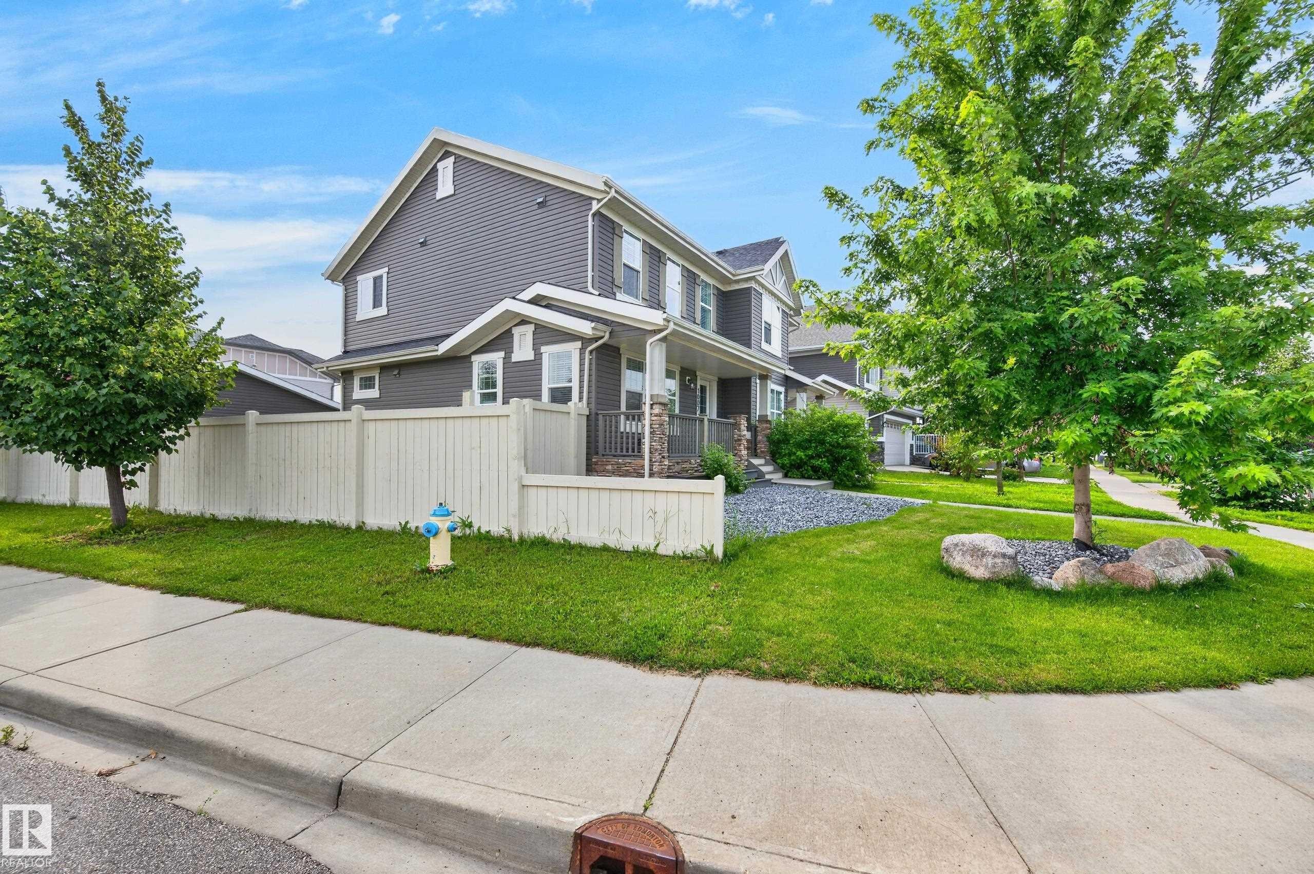 1007 162 Street Sw, Edmonton, AB - Outdoor