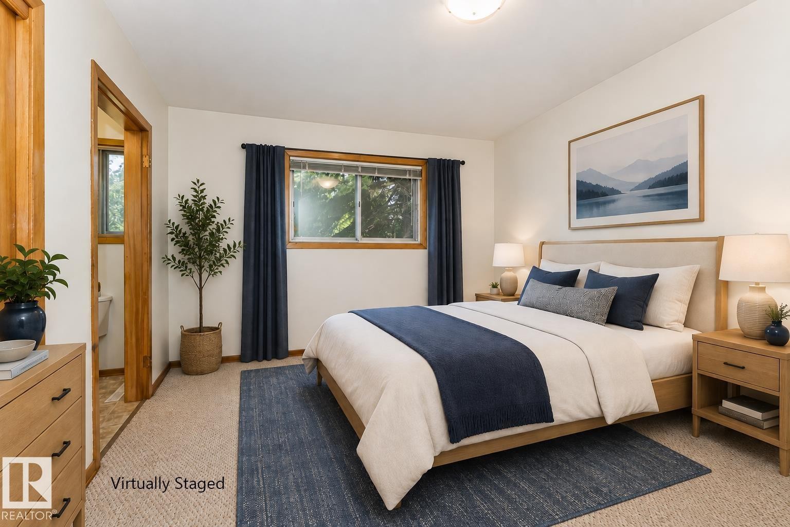 10726 70 Avenue Nw, Edmonton, AB - Indoor Photo Showing Bedroom