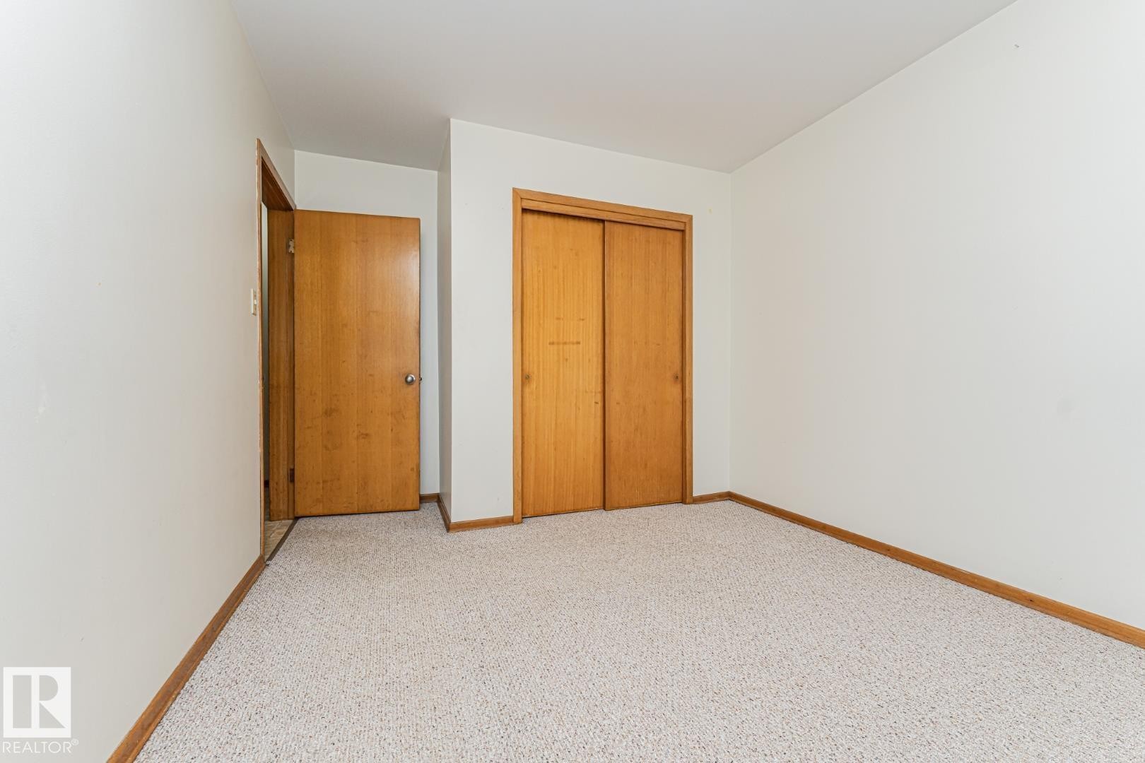 10726 70 Avenue Nw, Edmonton, AB - Indoor Photo Showing Other Room