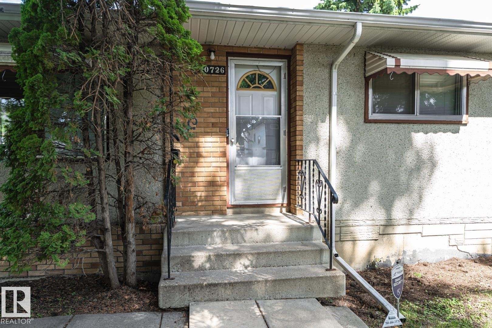 10726 70 Avenue Nw, Edmonton, AB - Outdoor