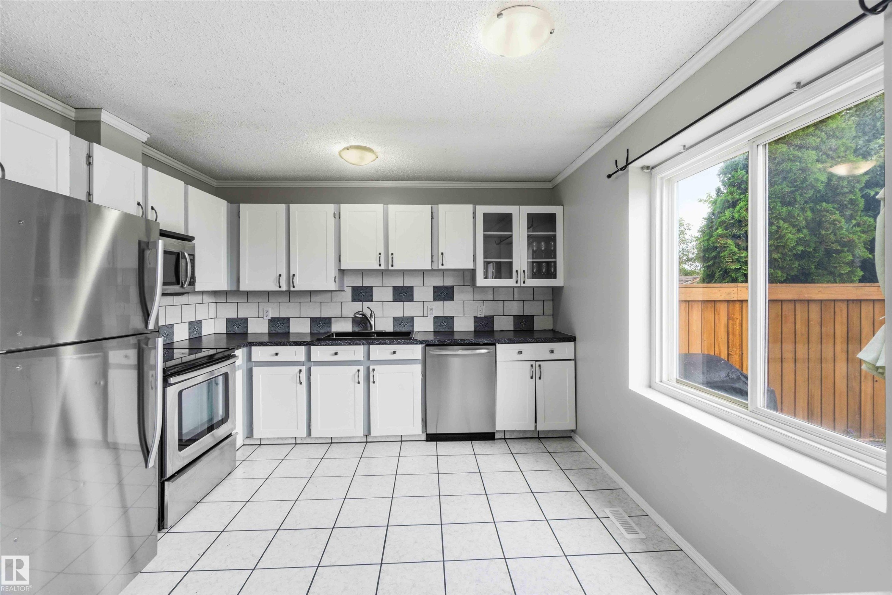 7963 178 Street Nw, Edmonton, AB - Indoor Photo Showing Kitchen With Stainless Steel Kitchen