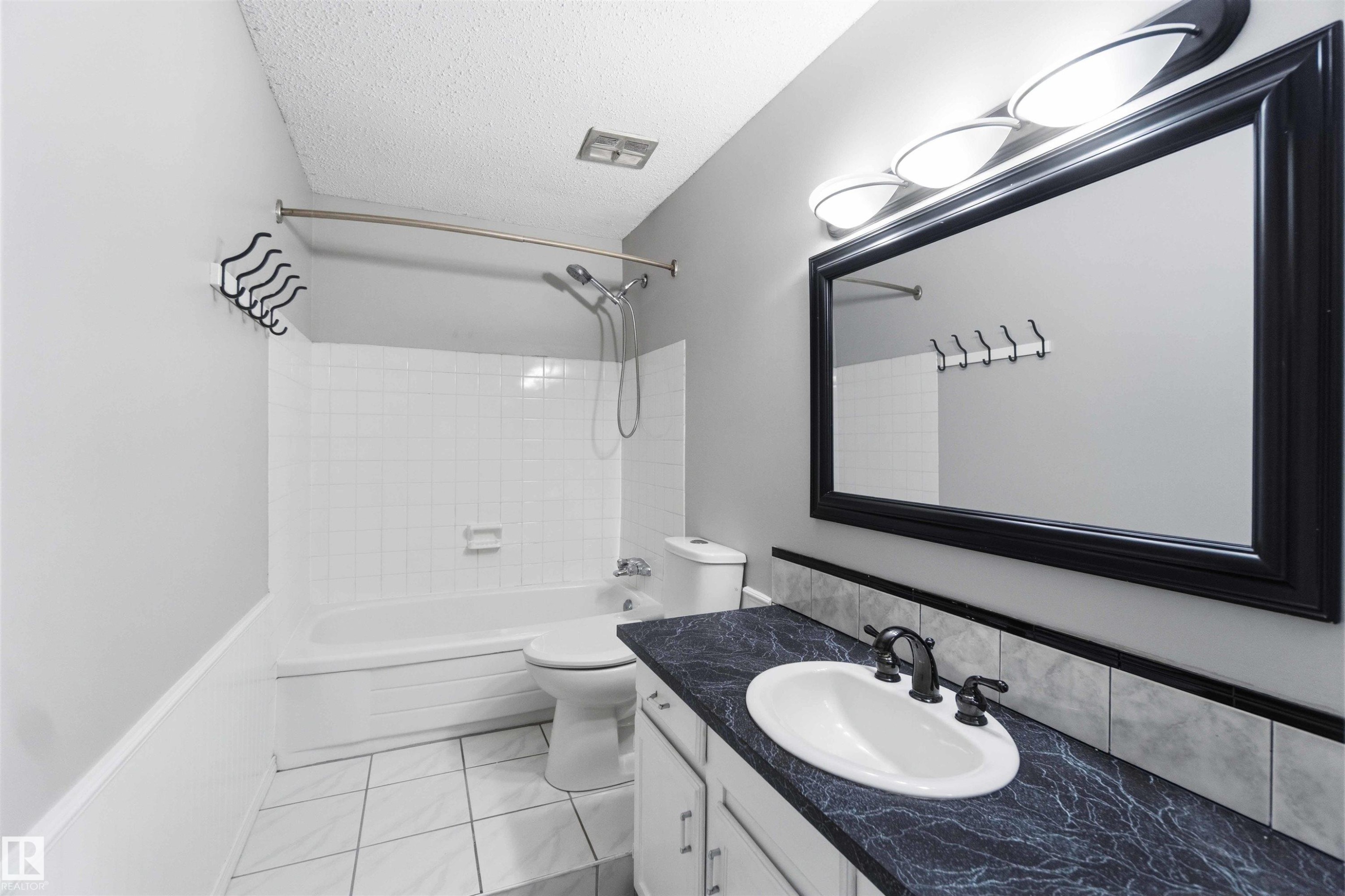 7963 178 Street Nw, Edmonton, AB - Indoor Photo Showing Bathroom