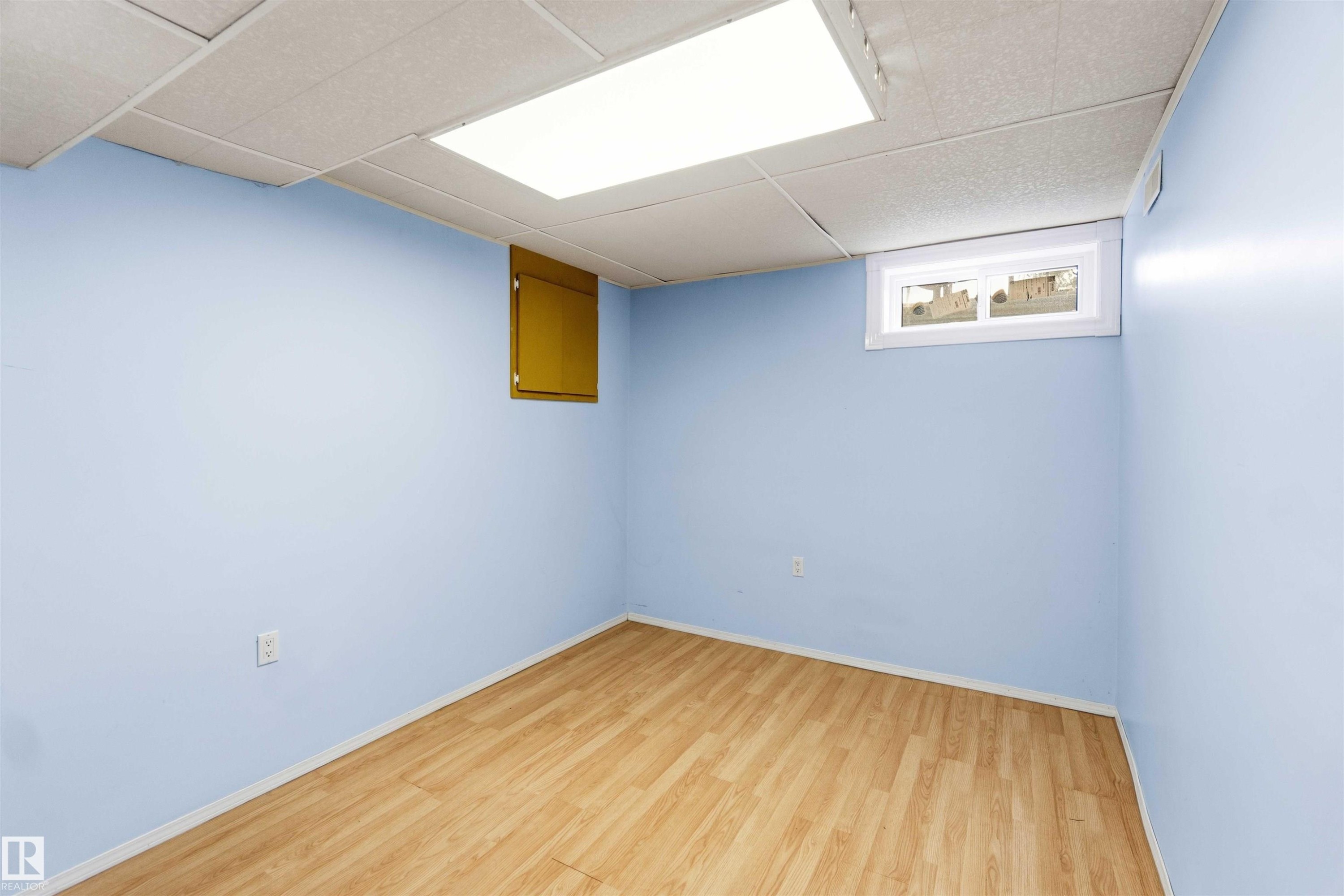 7963 178 Street Nw, Edmonton, AB - Indoor