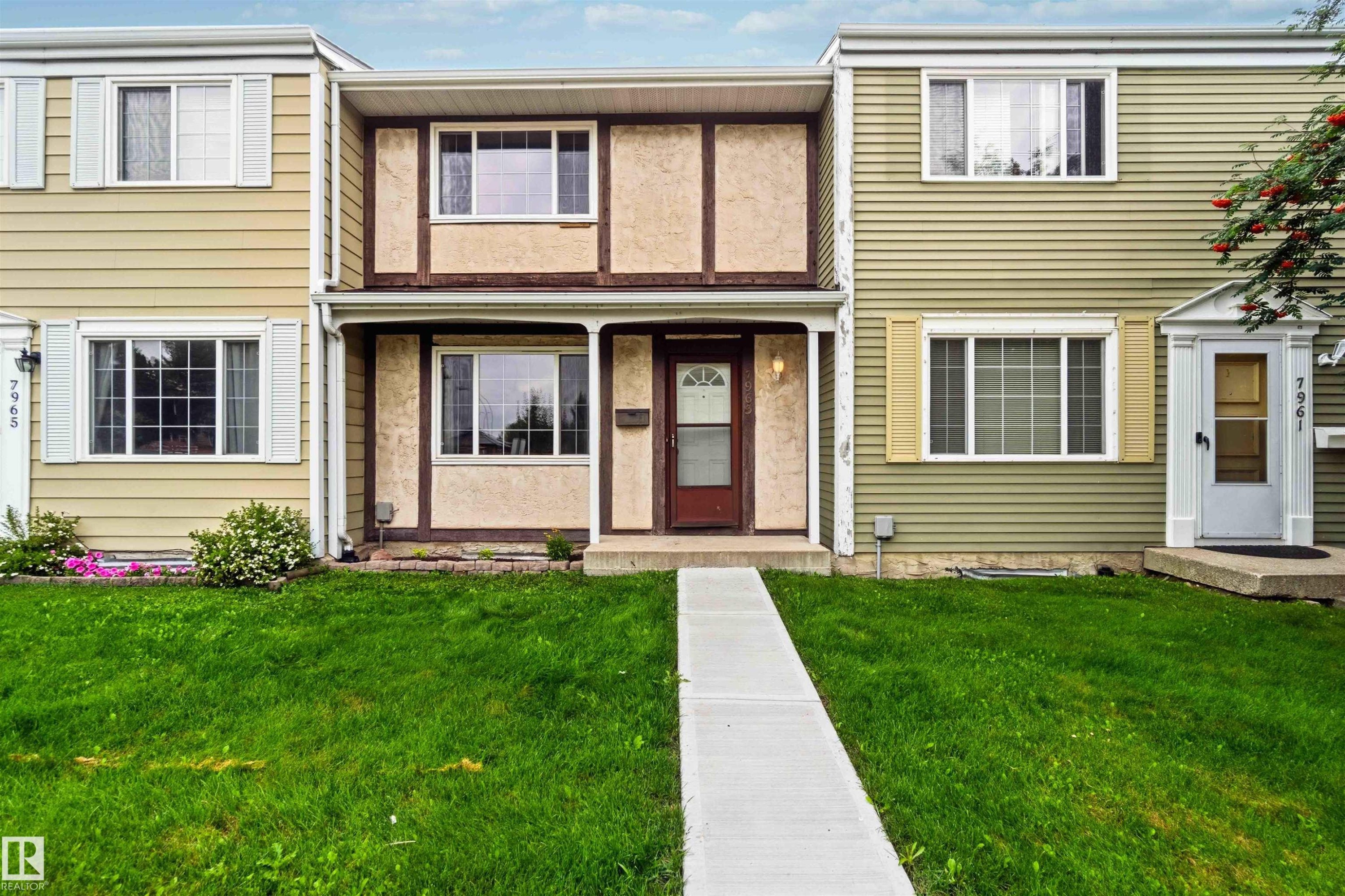 7963 178 Street Nw, Edmonton, AB - Outdoor With Facade