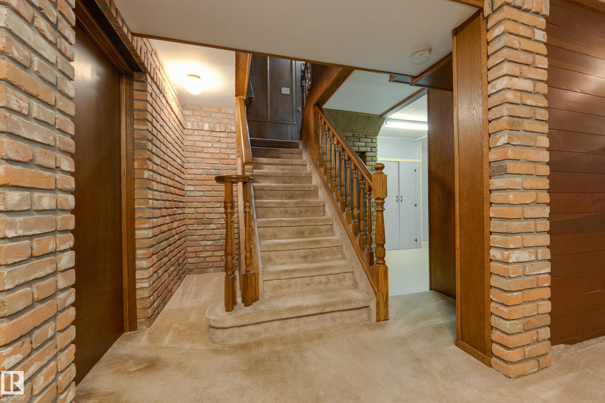 4716 109 Avenue Nw, Edmonton, AB - Indoor Photo Showing Other Room