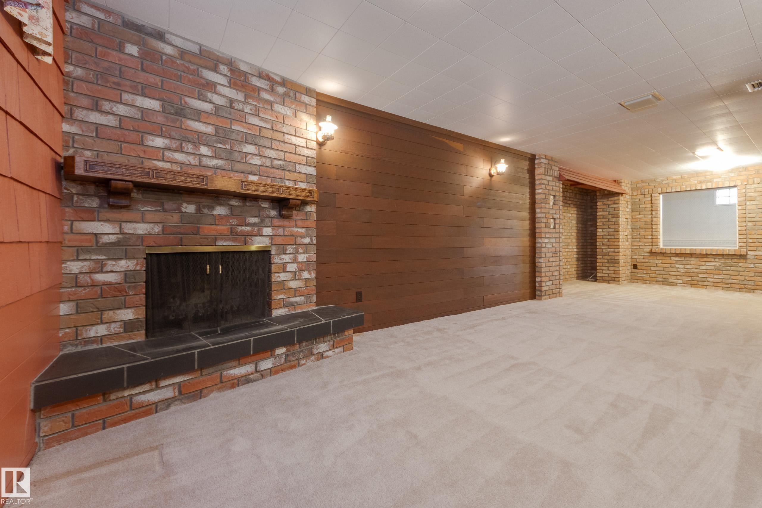 4716 109 Avenue Nw, Edmonton, AB - Indoor With Fireplace
