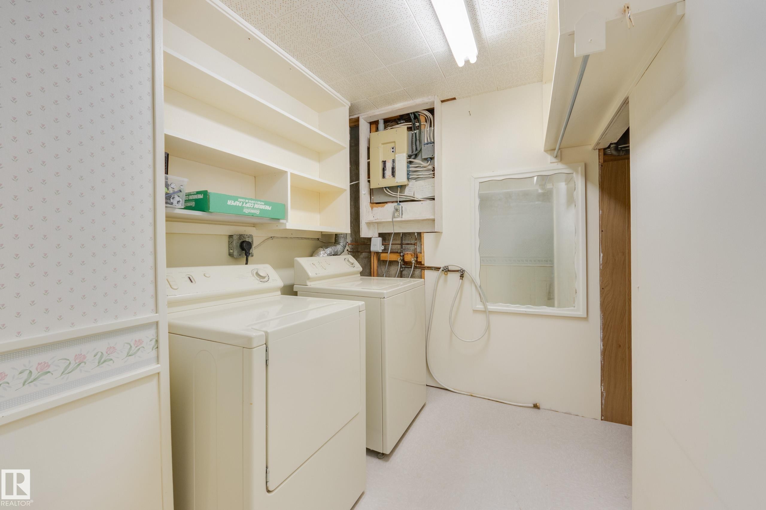 4716 109 Avenue Nw, Edmonton, AB - Indoor Photo Showing Laundry Room