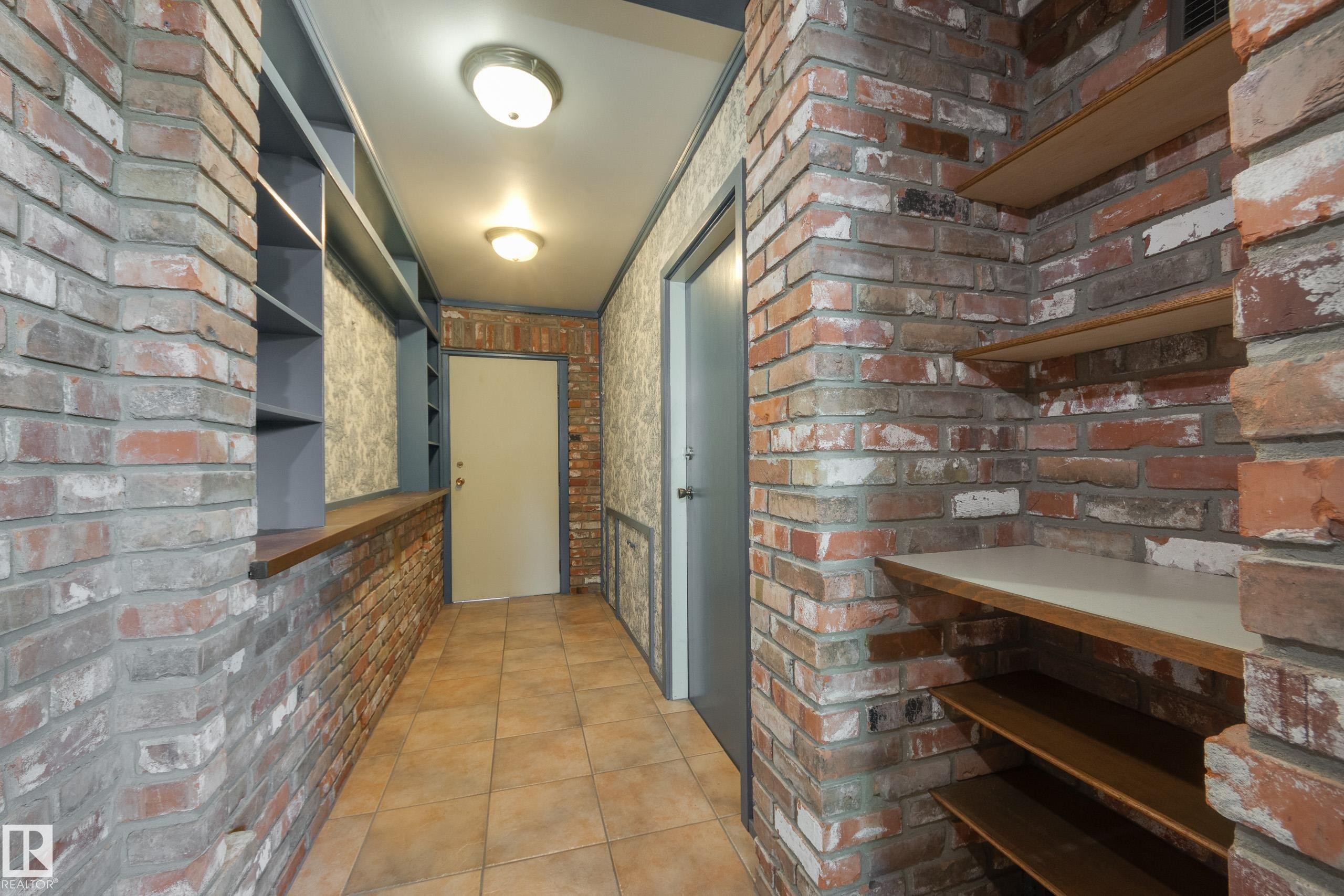 4716 109 Avenue Nw, Edmonton, AB - Indoor Photo Showing Other Room