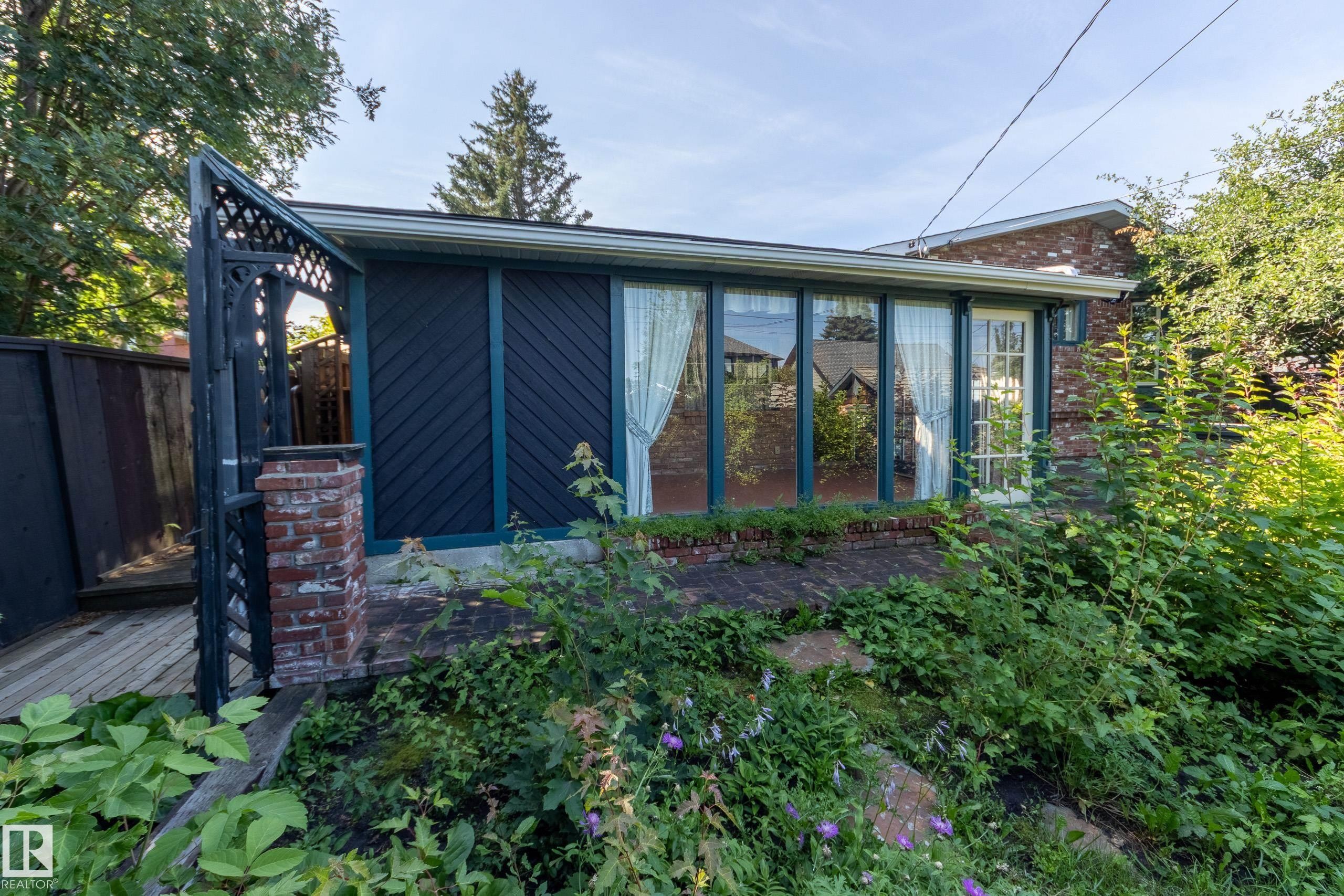 4716 109 Avenue Nw, Edmonton, AB - Outdoor