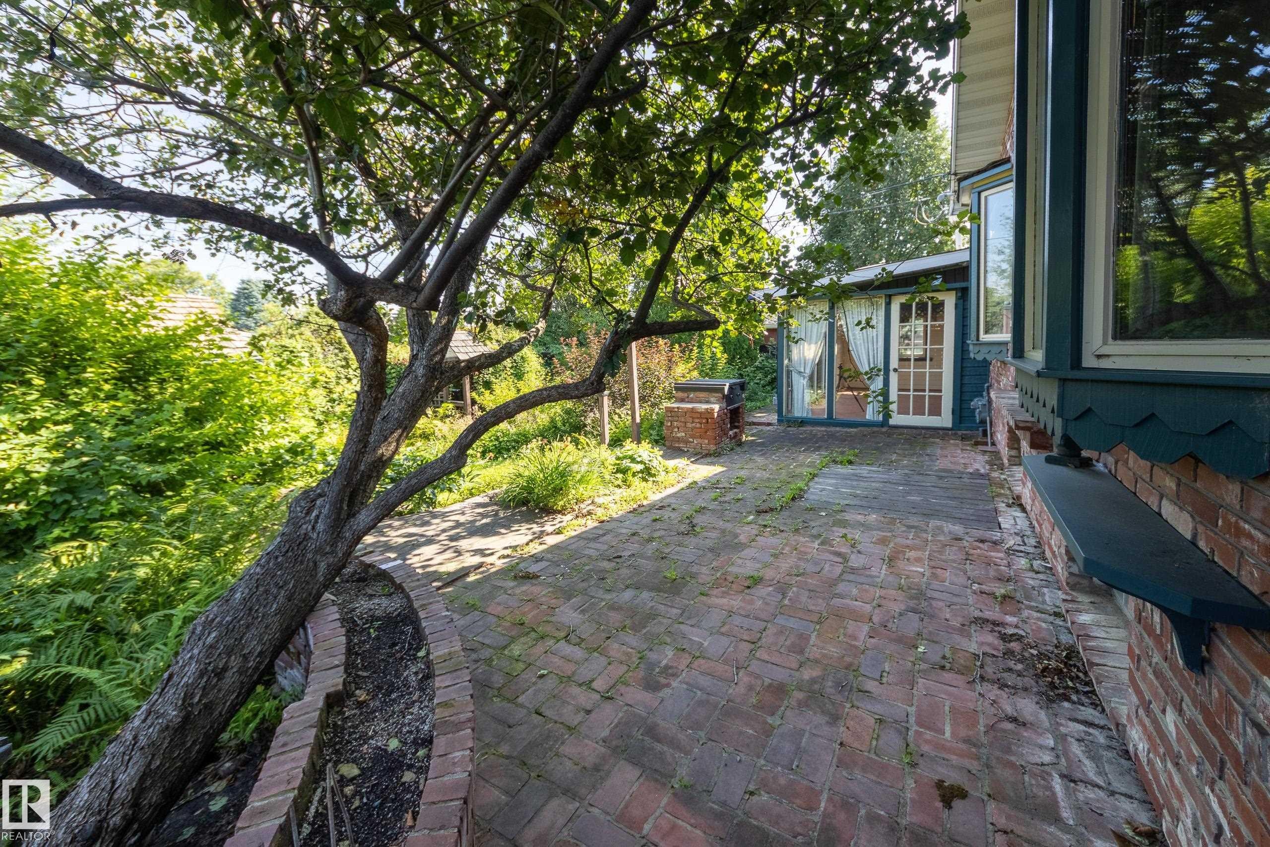 4716 109 Avenue Nw, Edmonton, AB - Outdoor